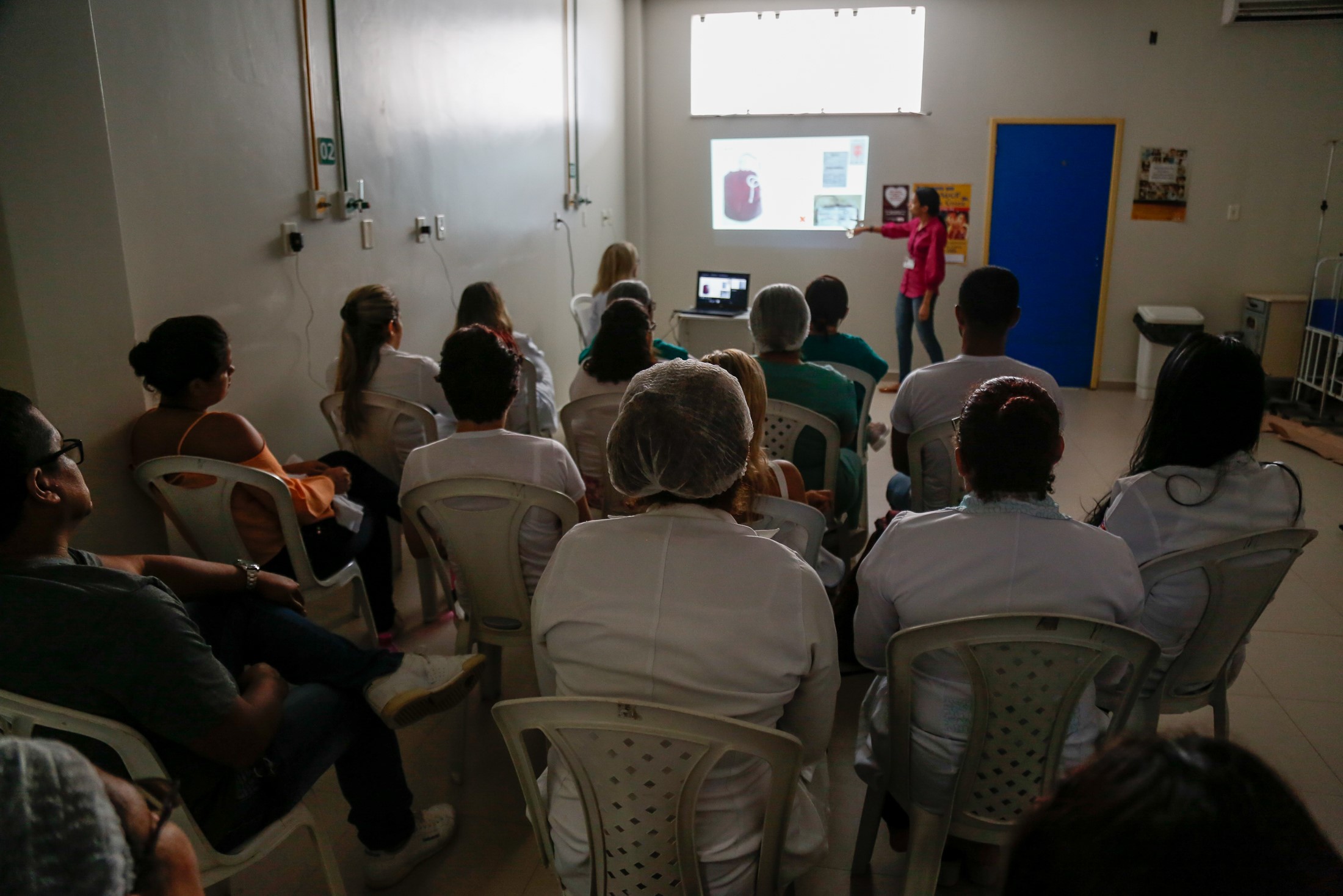 Profissionais de enfermagem são lembrados com programações em unidades de saúde