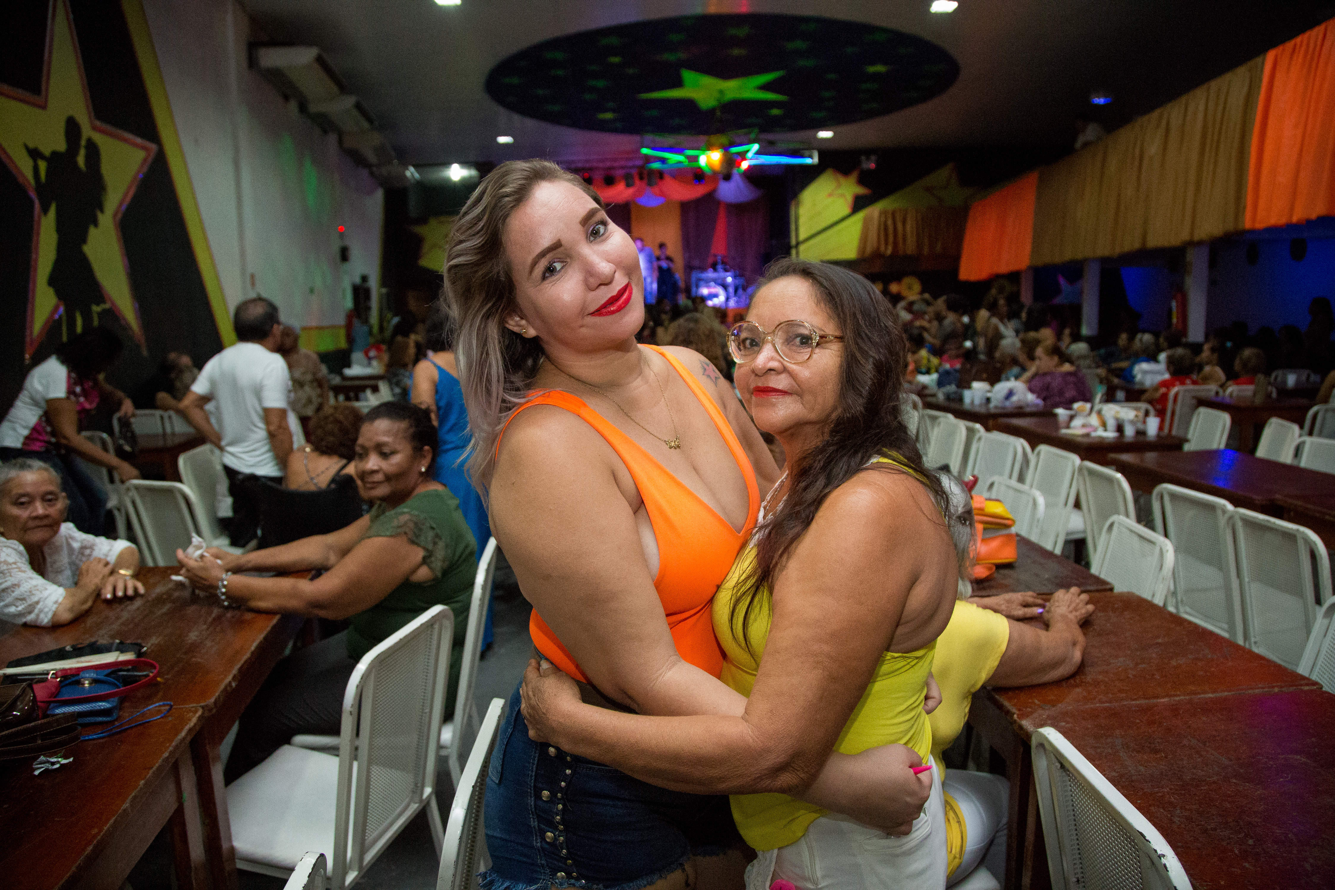 Mães atendidas nos Cras são homenageadas com baile pela Funpapa