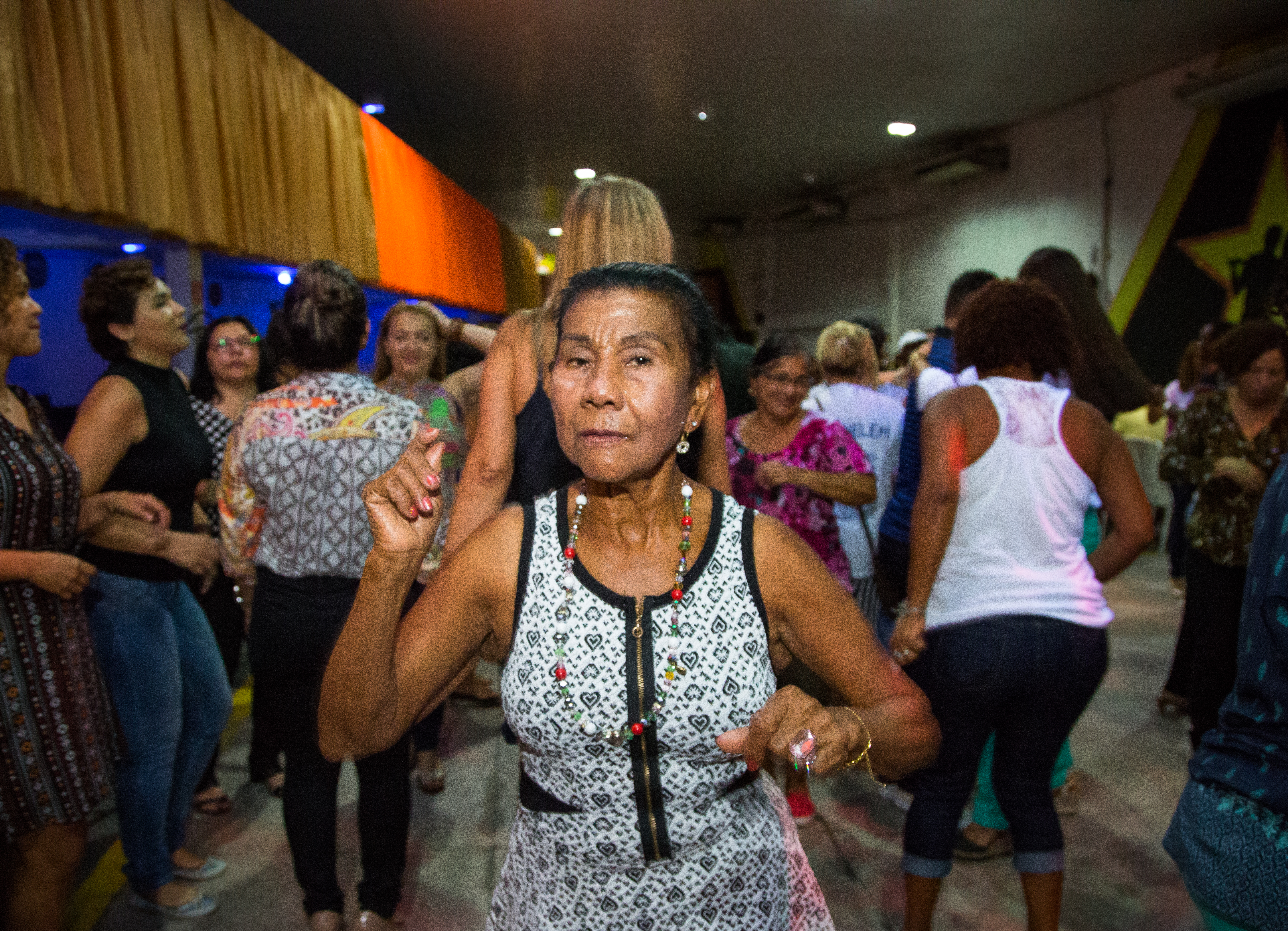 Mães atendidas nos Cras são homenageadas com baile pela Funpapa