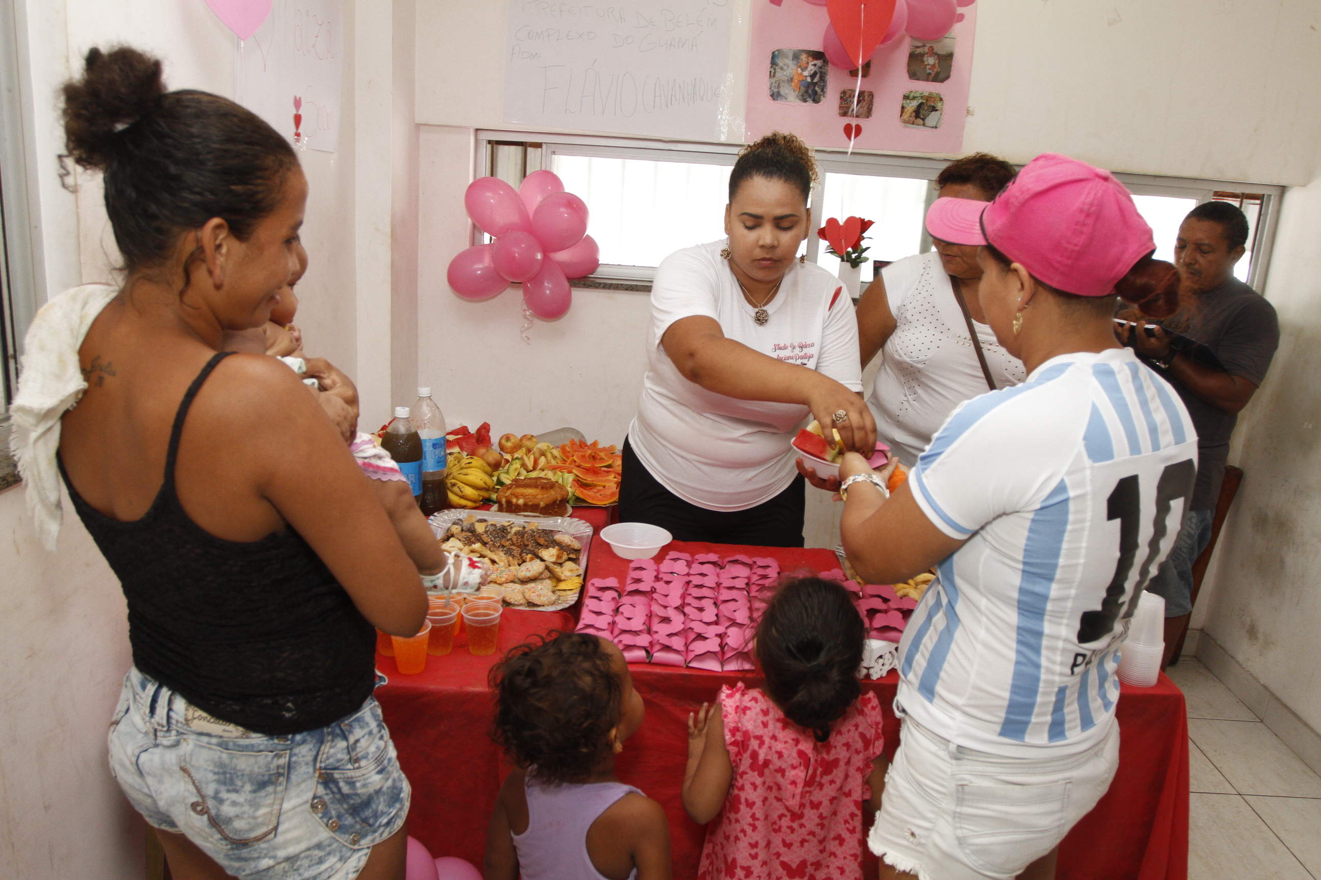 Órgãos municipais homenageiam mães servidoras