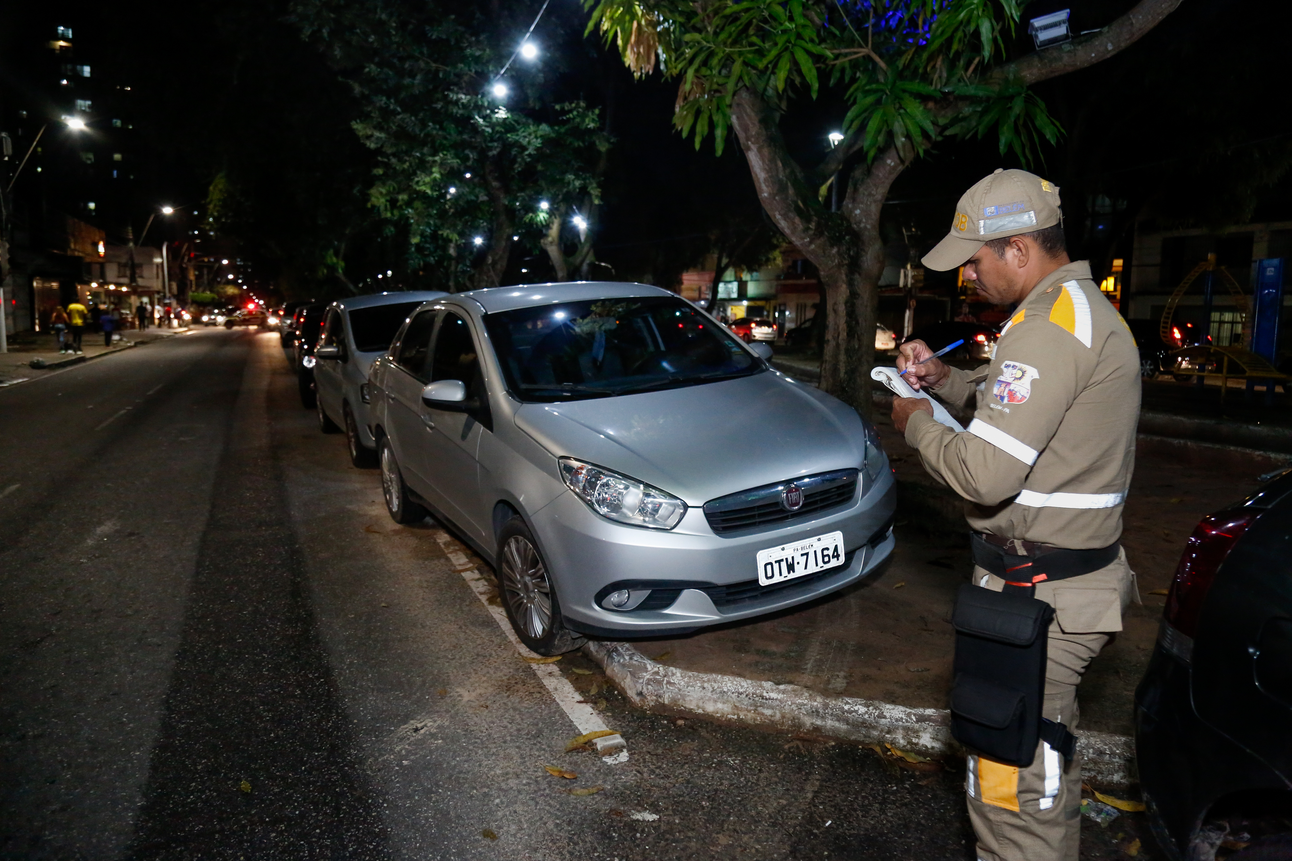 Ordem Pública notifica sete estabelecimentos na noite de sexta-feira, 12