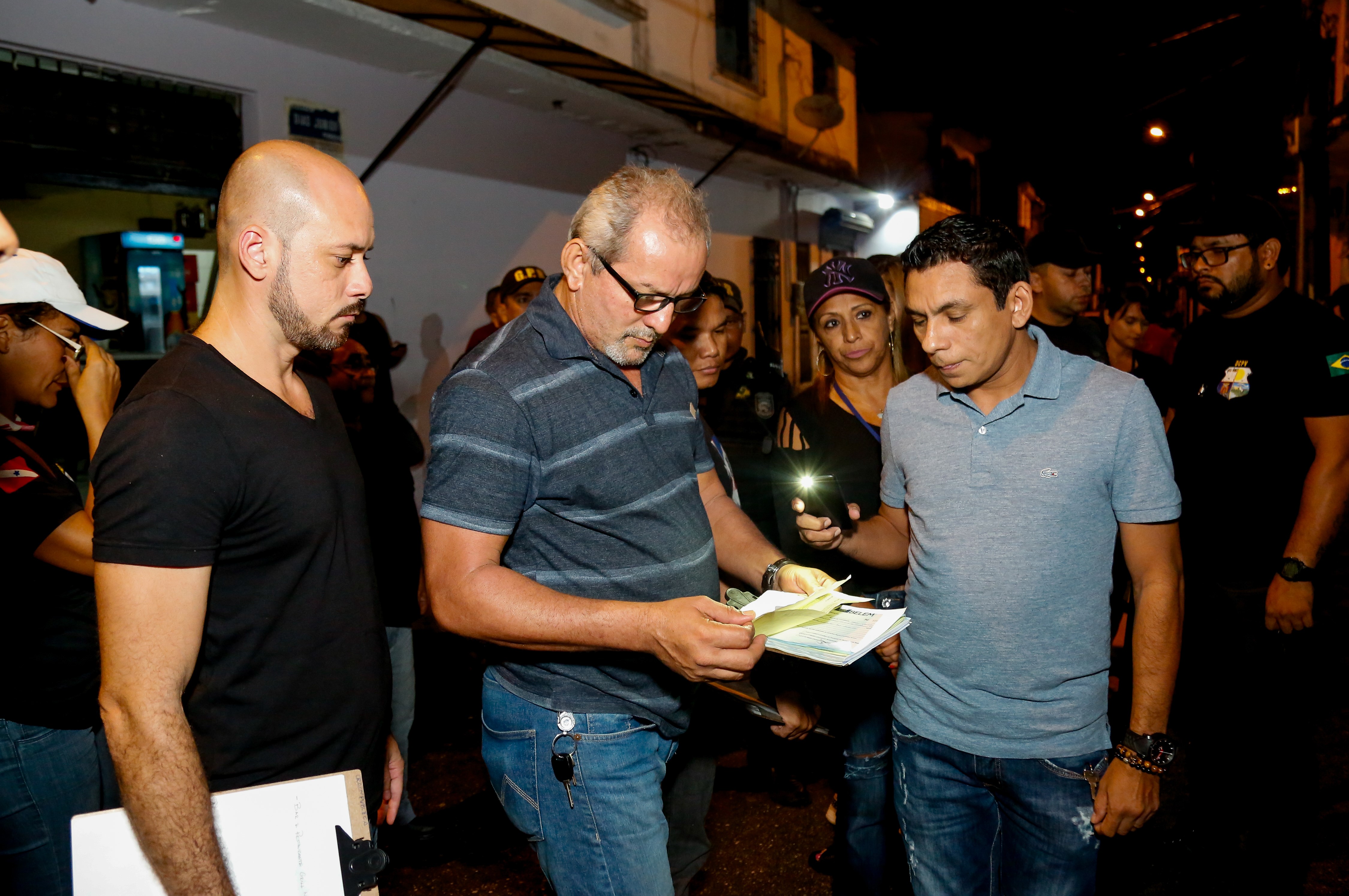 Ordem Pública notifica sete estabelecimentos na noite de sexta-feira, 12
