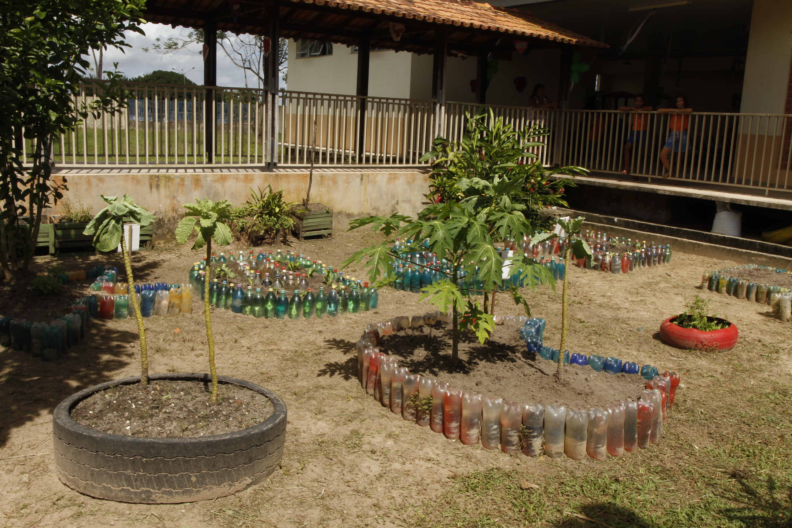 Projeto Educando com a Horta Escolar é lançado em escola de Outeiro