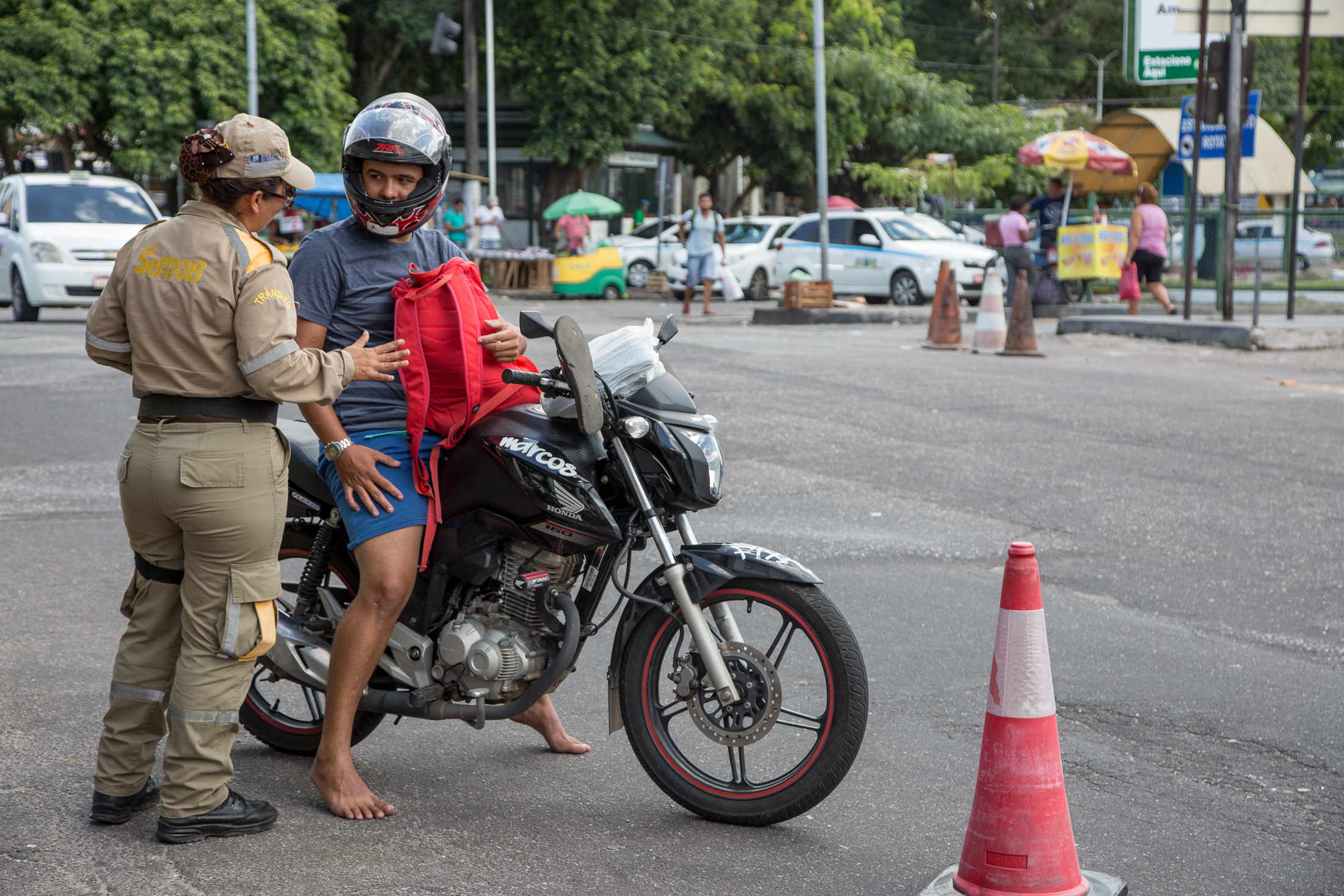 Motociclistas são alvo de campanha por trânsito mais seguro 