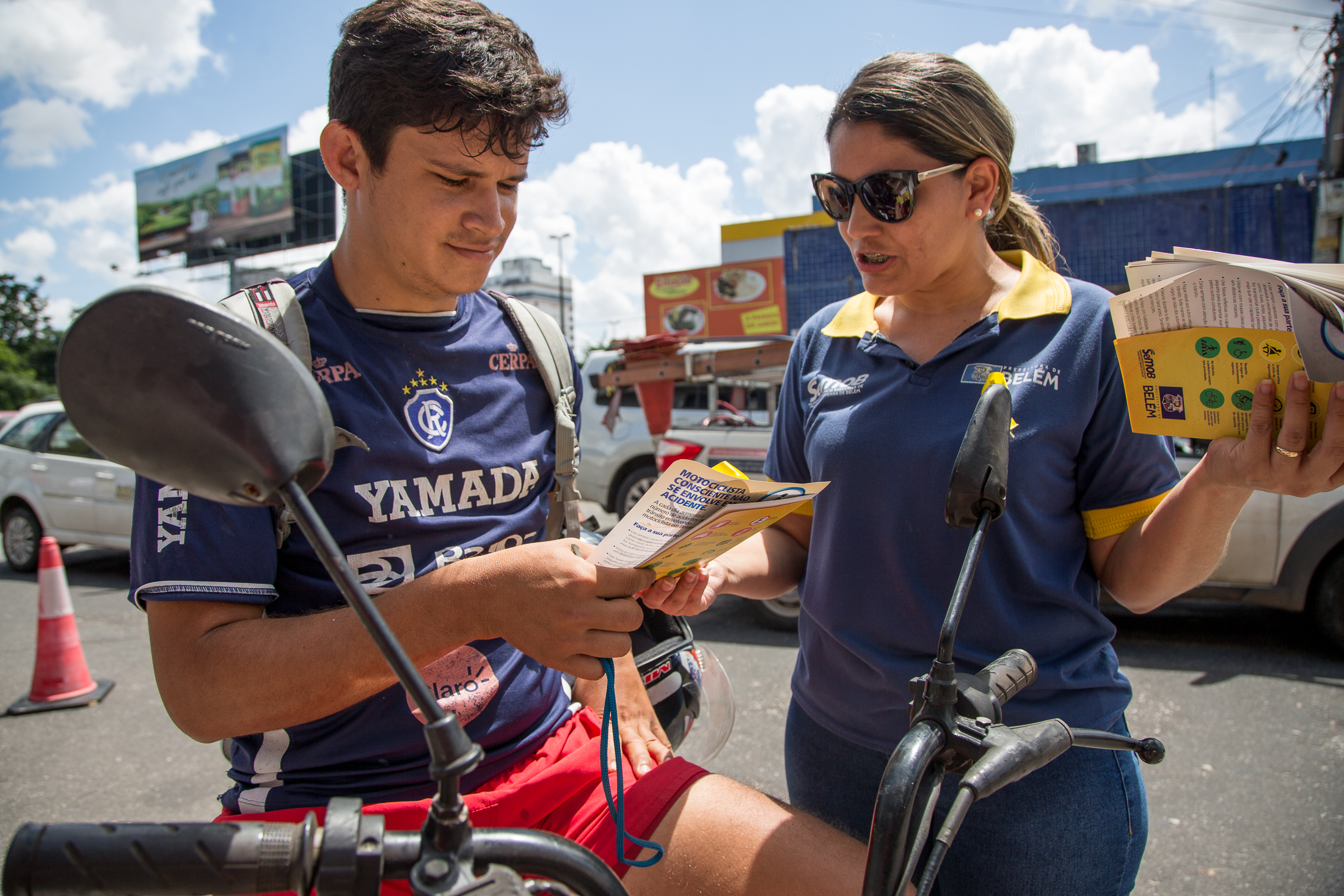 Motociclistas são alvo de campanha por trânsito mais seguro 