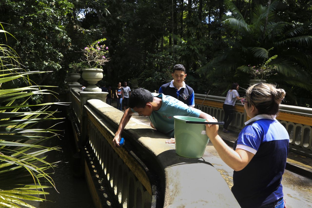 Parceria entre Prefeitura de Belém e Igreja Universal leva 800 jovens ao Bosque