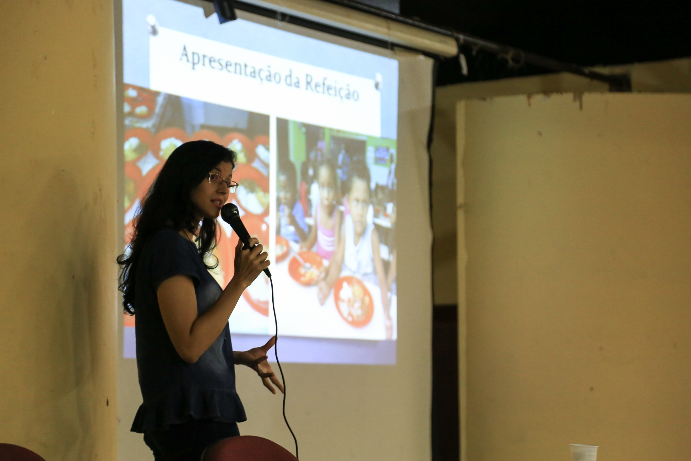 Merendeiras de rede municipal passam por treinamento