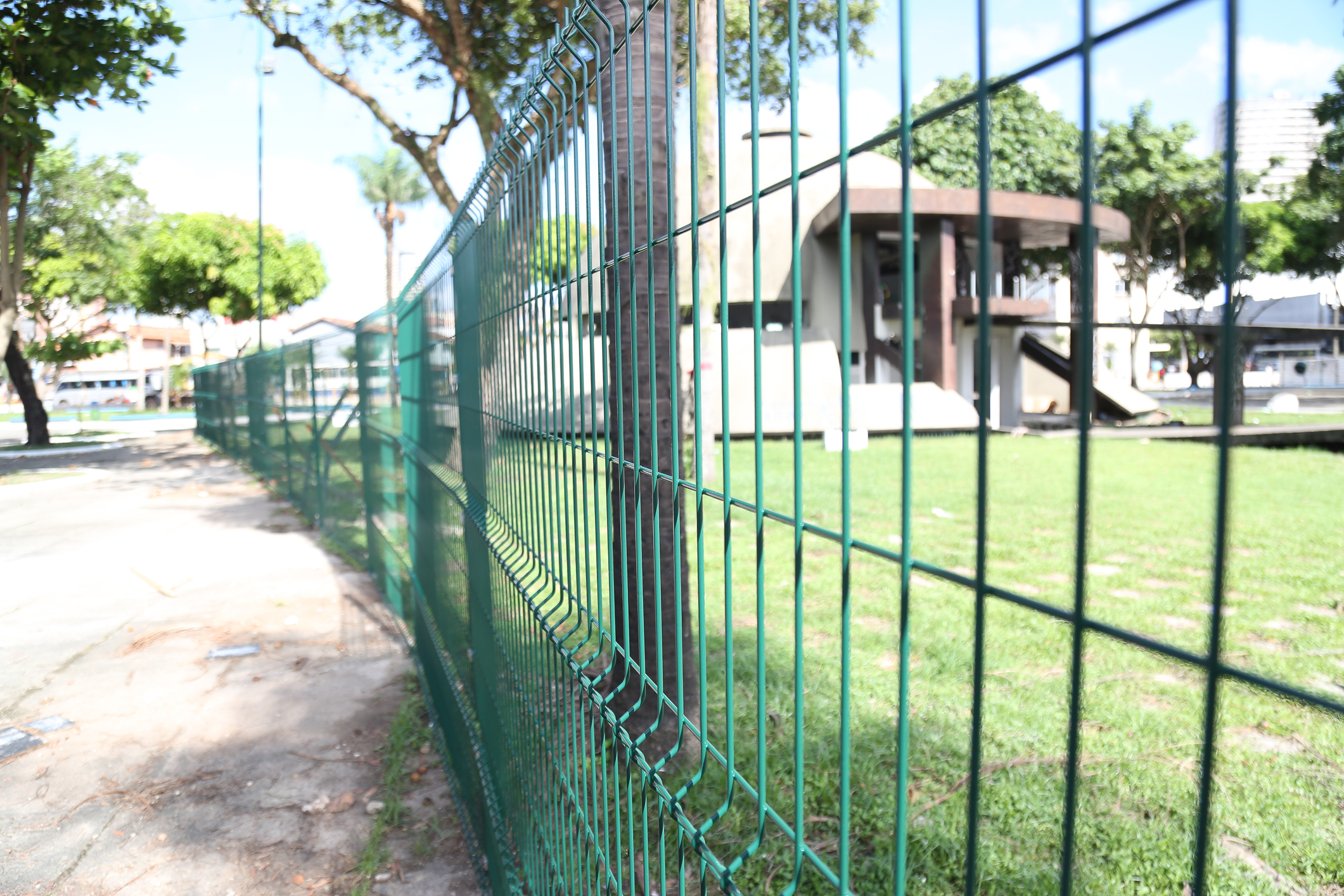 Praça da Leitura passa por revitalização após o fim das obras na Estação São Brás