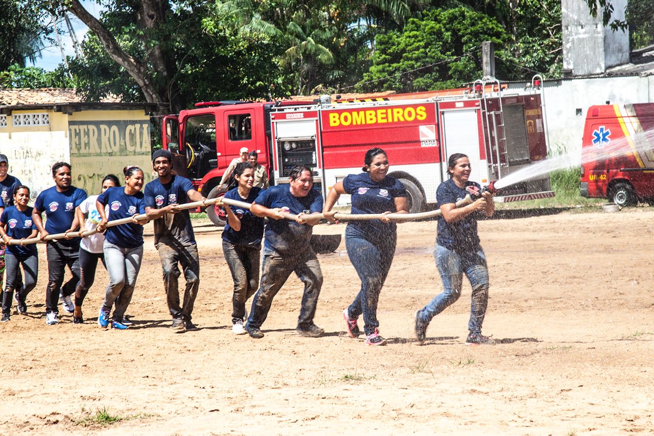 Voluntários da Defesa Civil participam de simulação de acidentes Mosqueiro