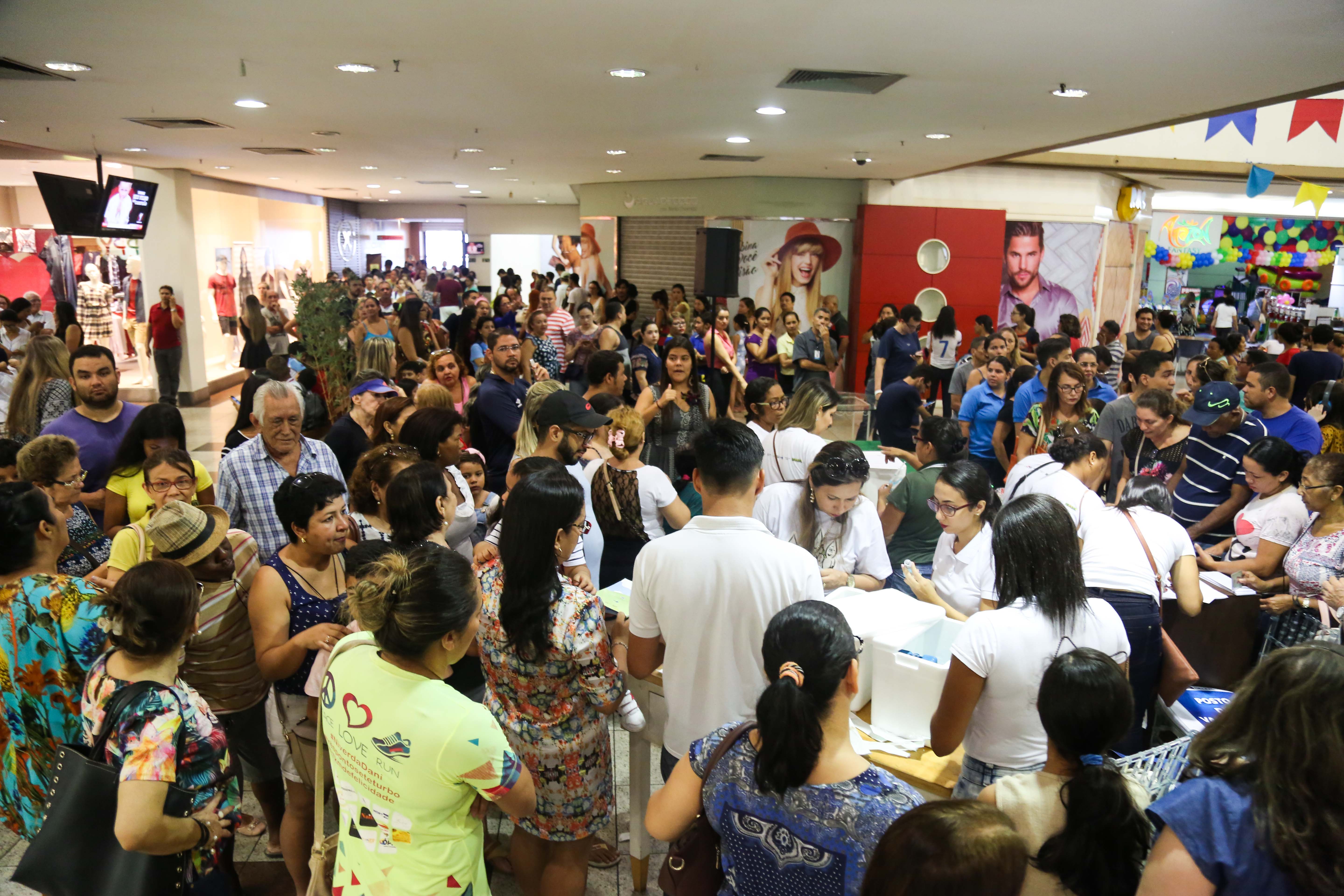 Vacinação nos shoppings de Belém imuniza população contra caxumba e gripe