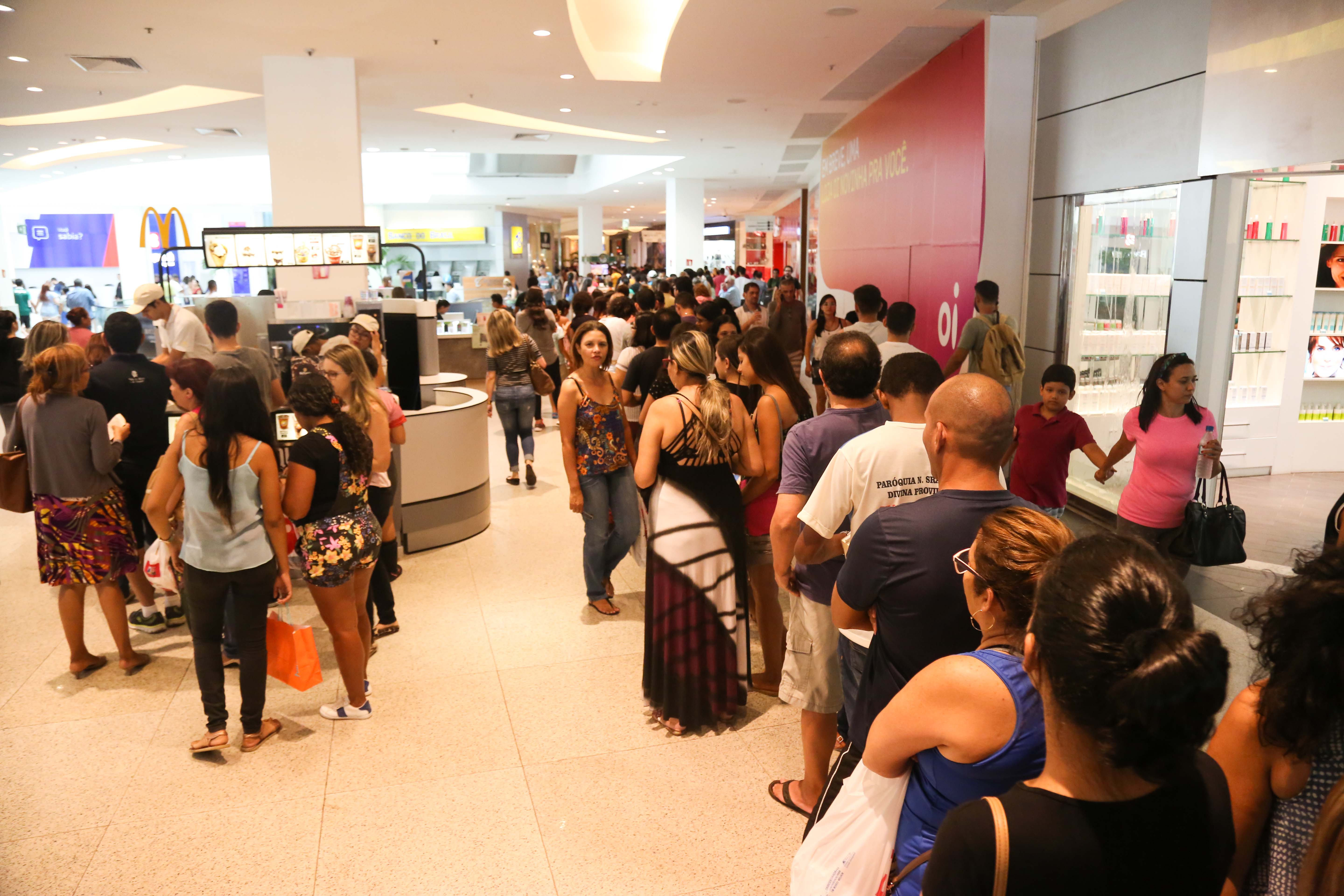 Vacinação nos shoppings de Belém imuniza população contra caxumba e gripe