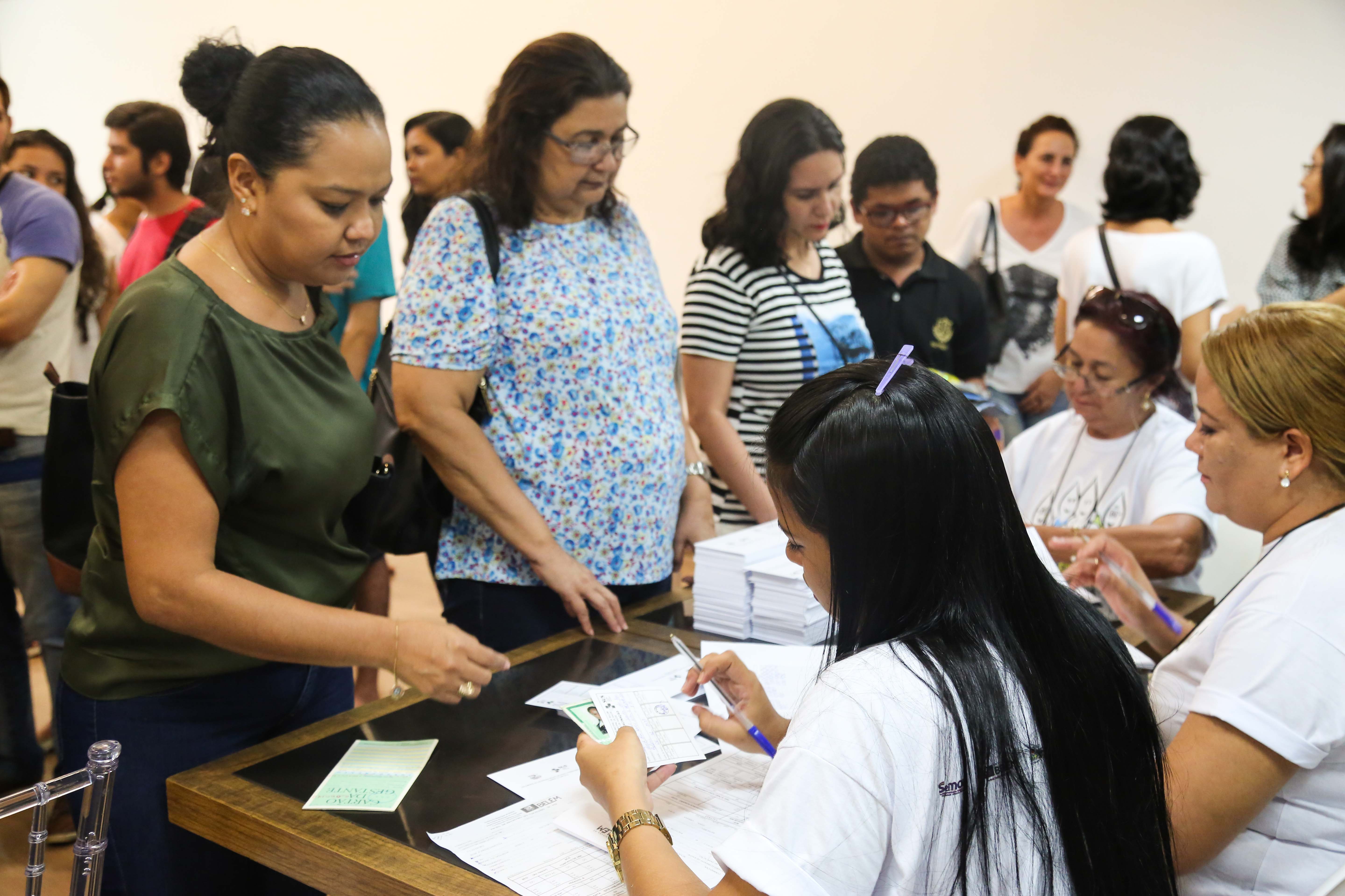 Vacinação nos shoppings de Belém imuniza população contra caxumba e gripe