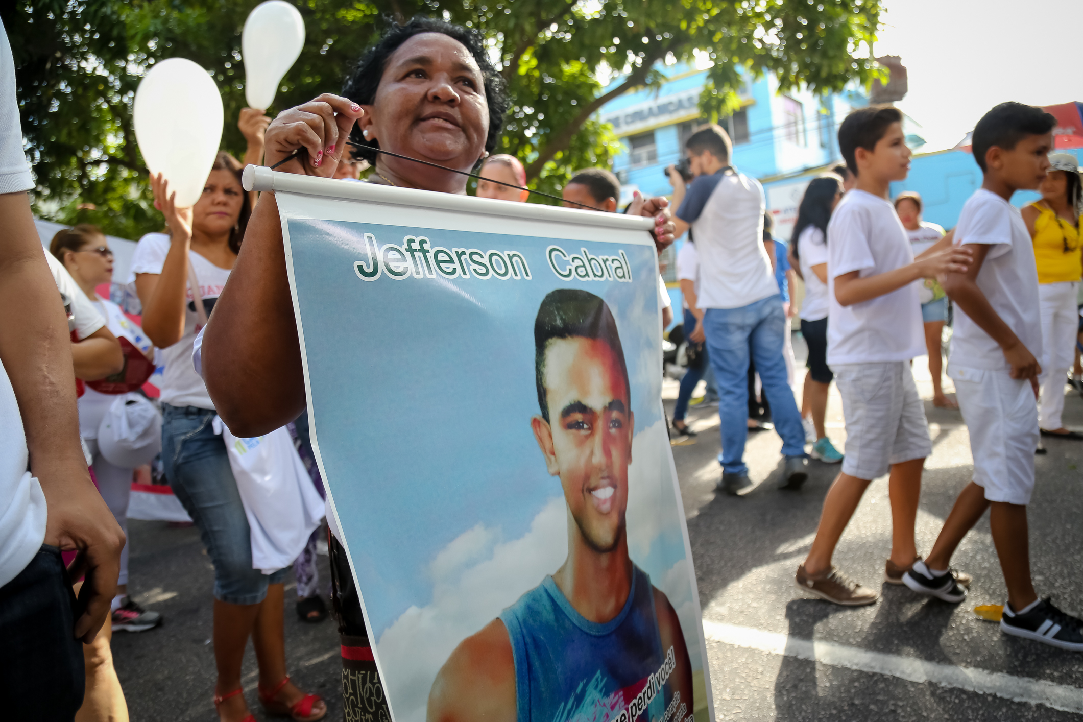 Caminhada pela Vida e pela Paz reúne cinco mil pessoas em Belém
