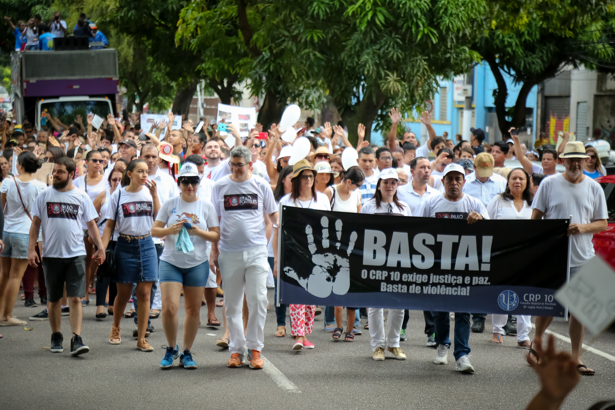 Caminhada pela Vida e pela Paz reúne cinco mil pessoas em Belém