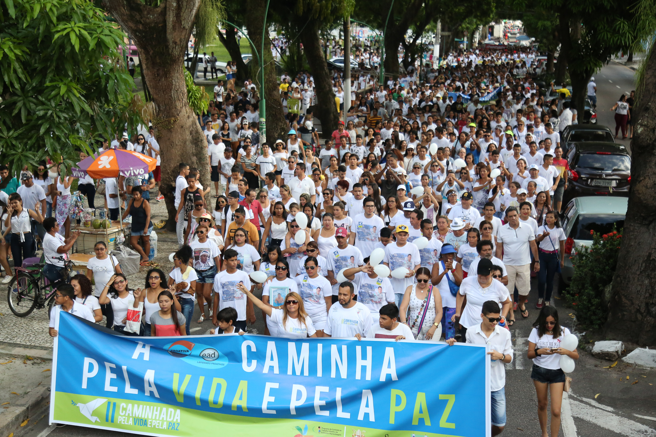 Caminhada pela Vida e pela Paz reúne cinco mil pessoas em Belém
