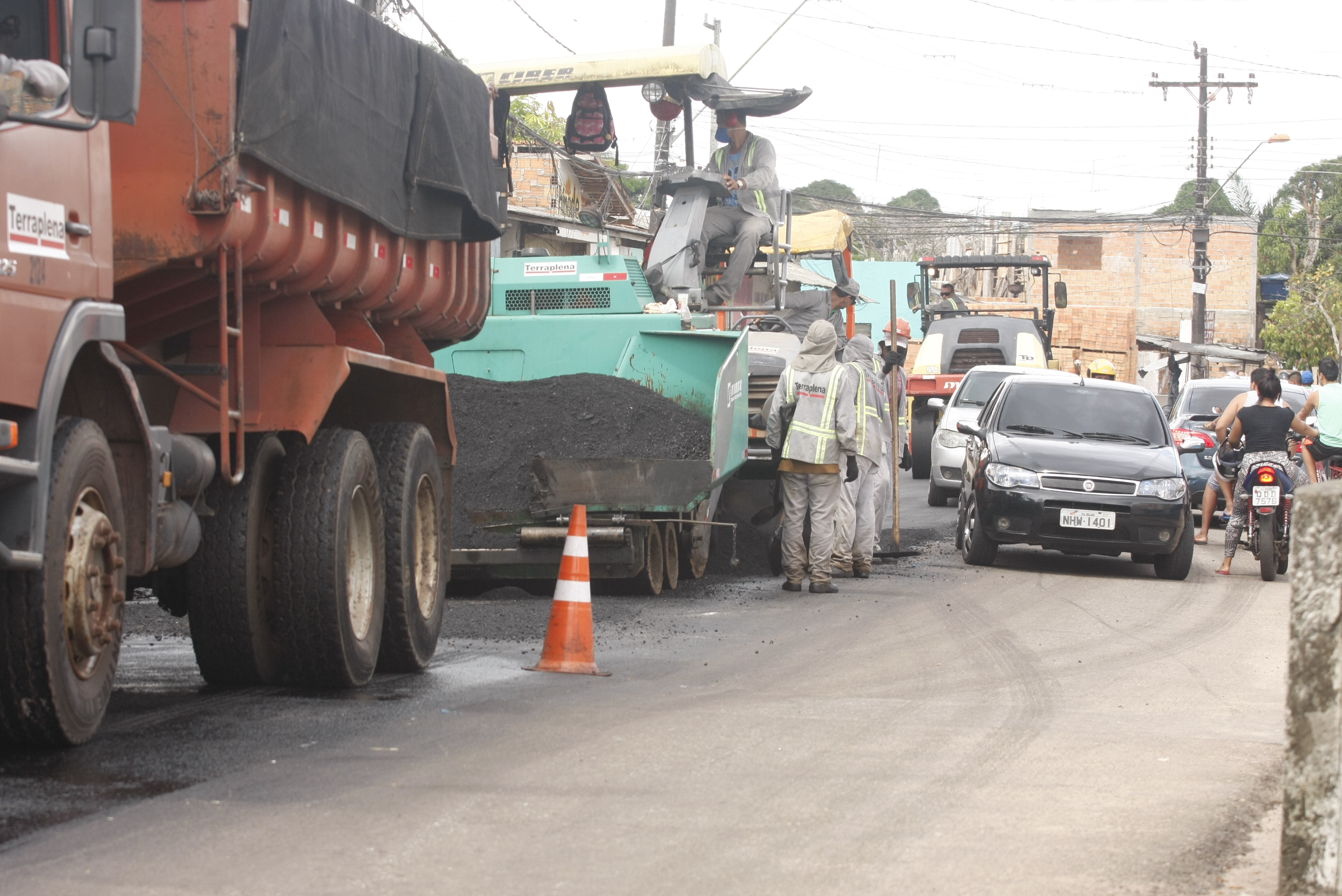 Obras de saneamento avançam no bairro do Tenoné