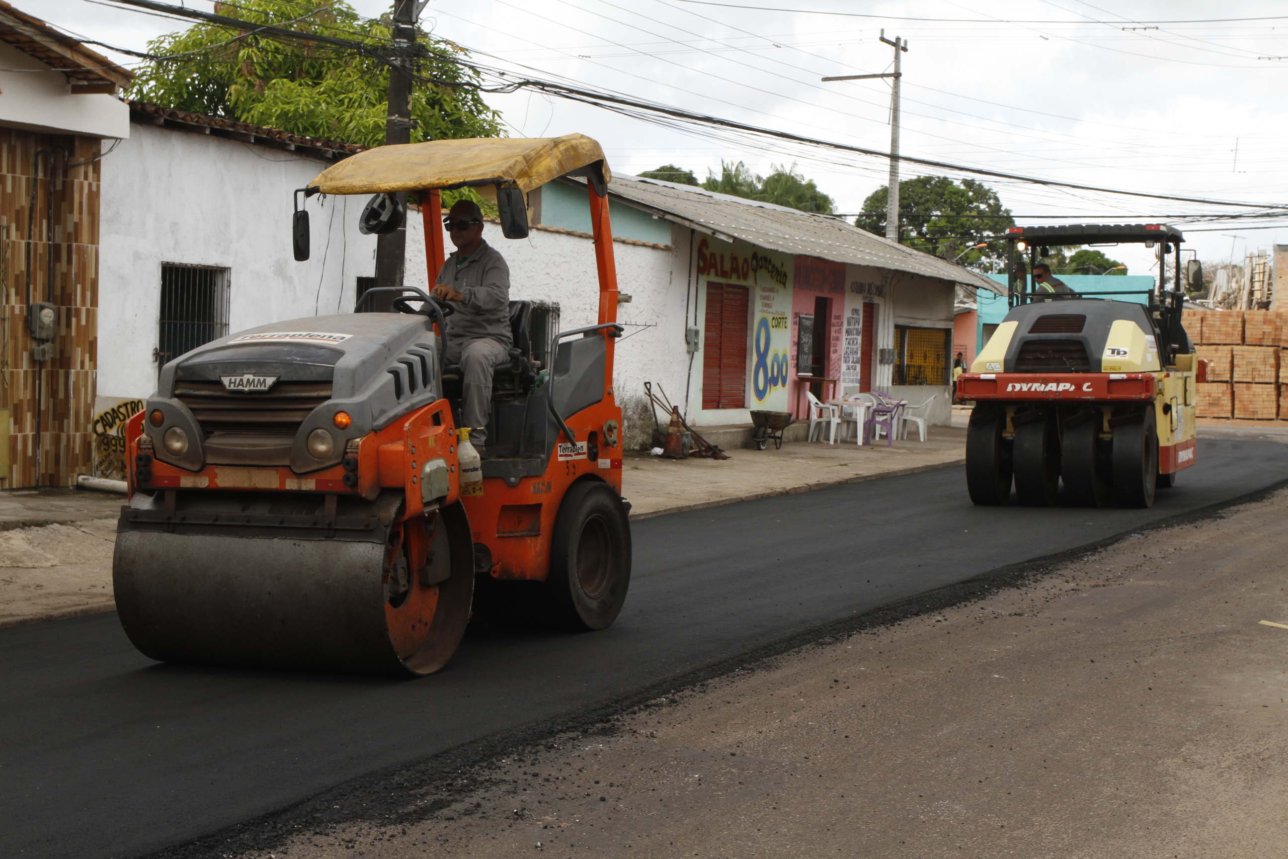 Obras de saneamento avançam no bairro do Tenoné