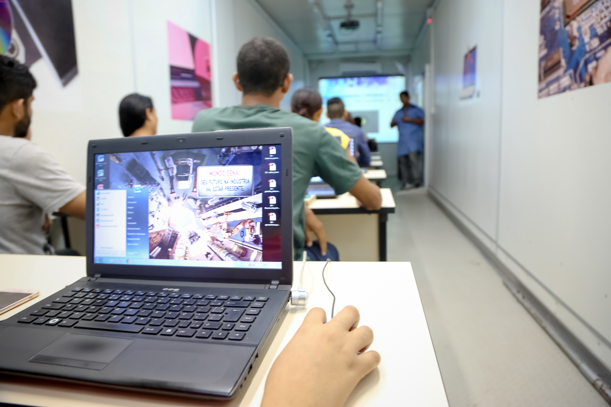 Sejel promove curso de informática de graça para jovens do bairro do Castanheira