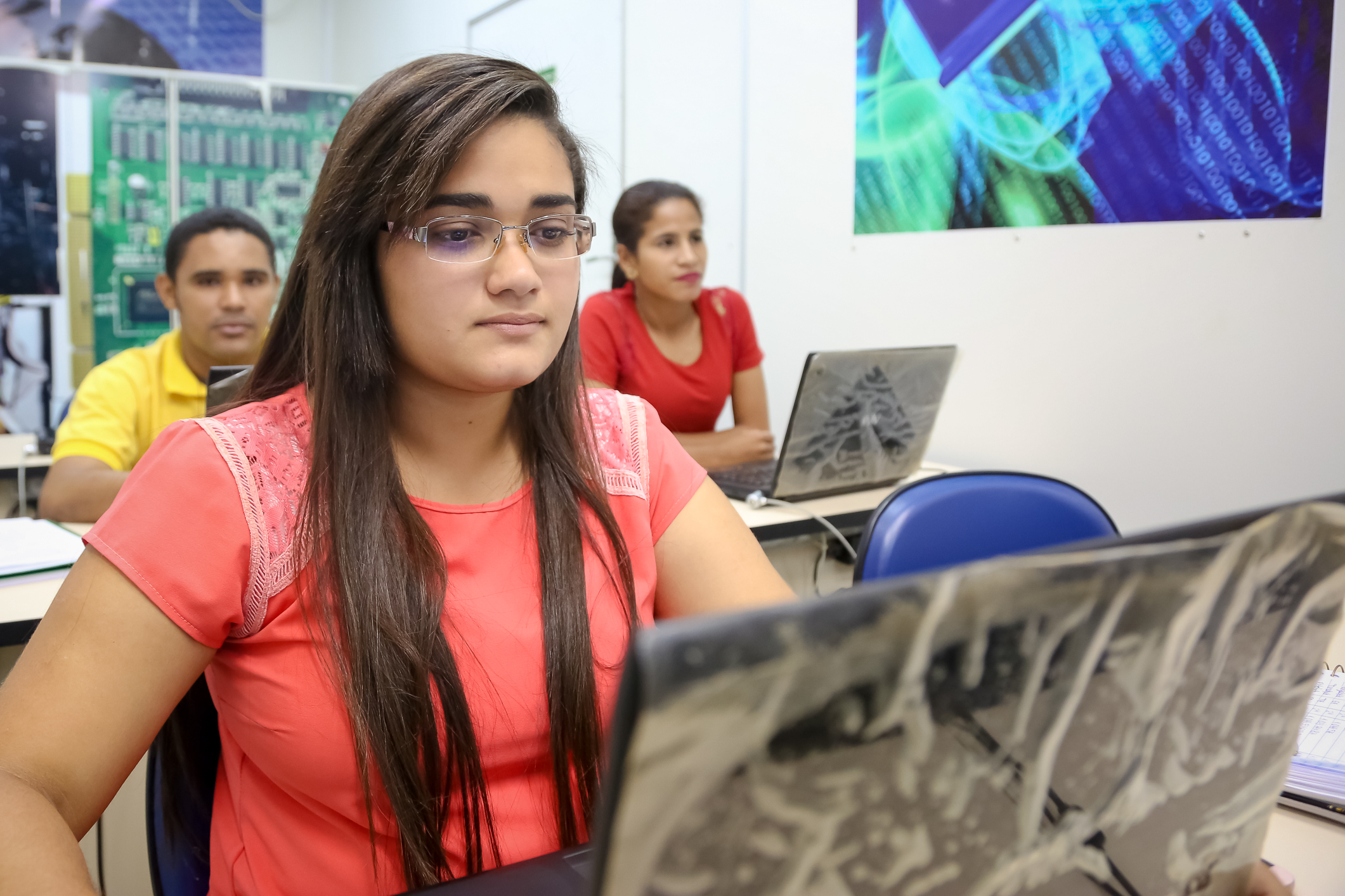 Sejel promove curso de informática de graça para jovens do bairro do Castanheira