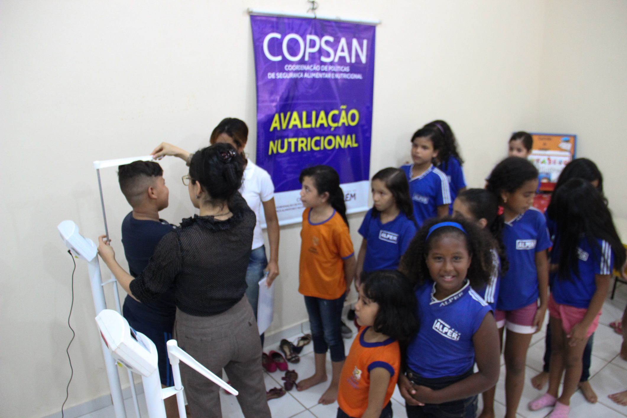 Estudantes participam de programa de prevenção da obesidade infantil