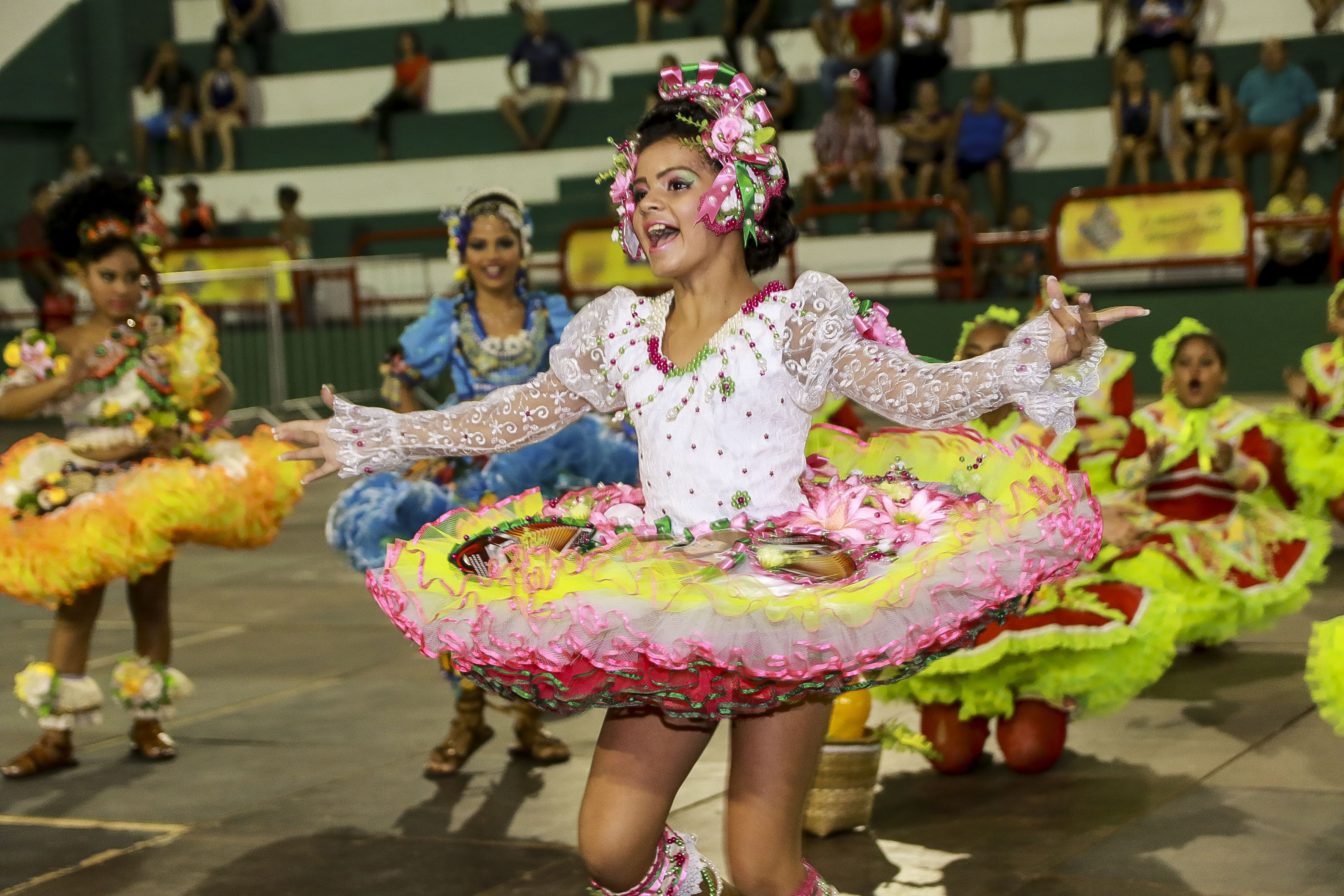 Público prestigia primeira noite da Programação Cultural Junina de Belém