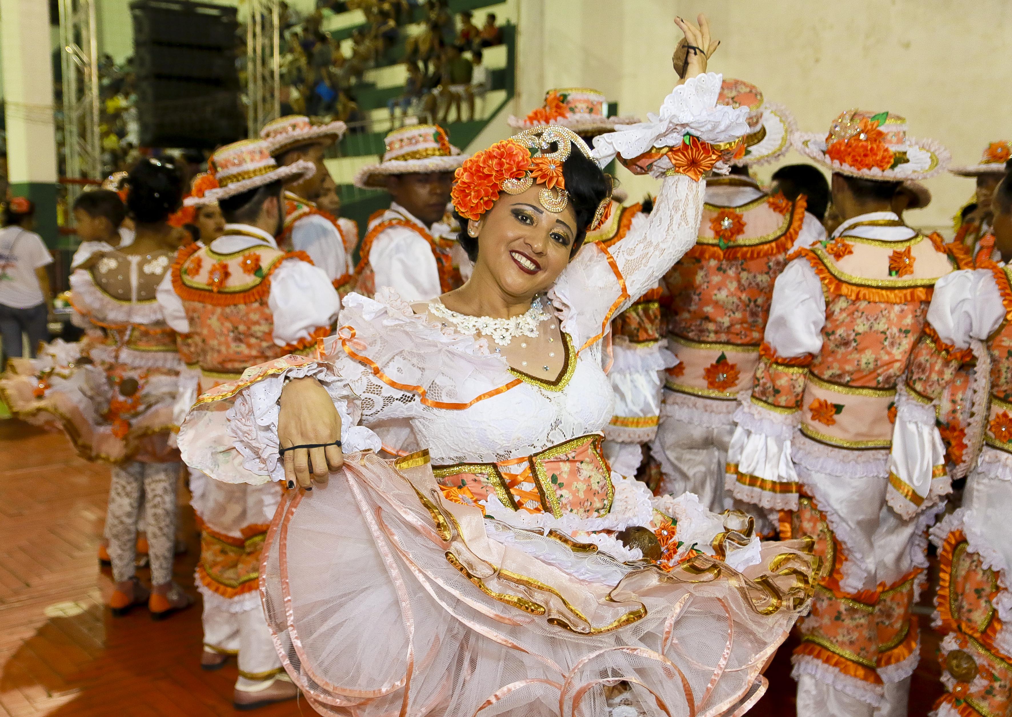 Público prestigia primeira noite da Programação Cultural Junina de Belém