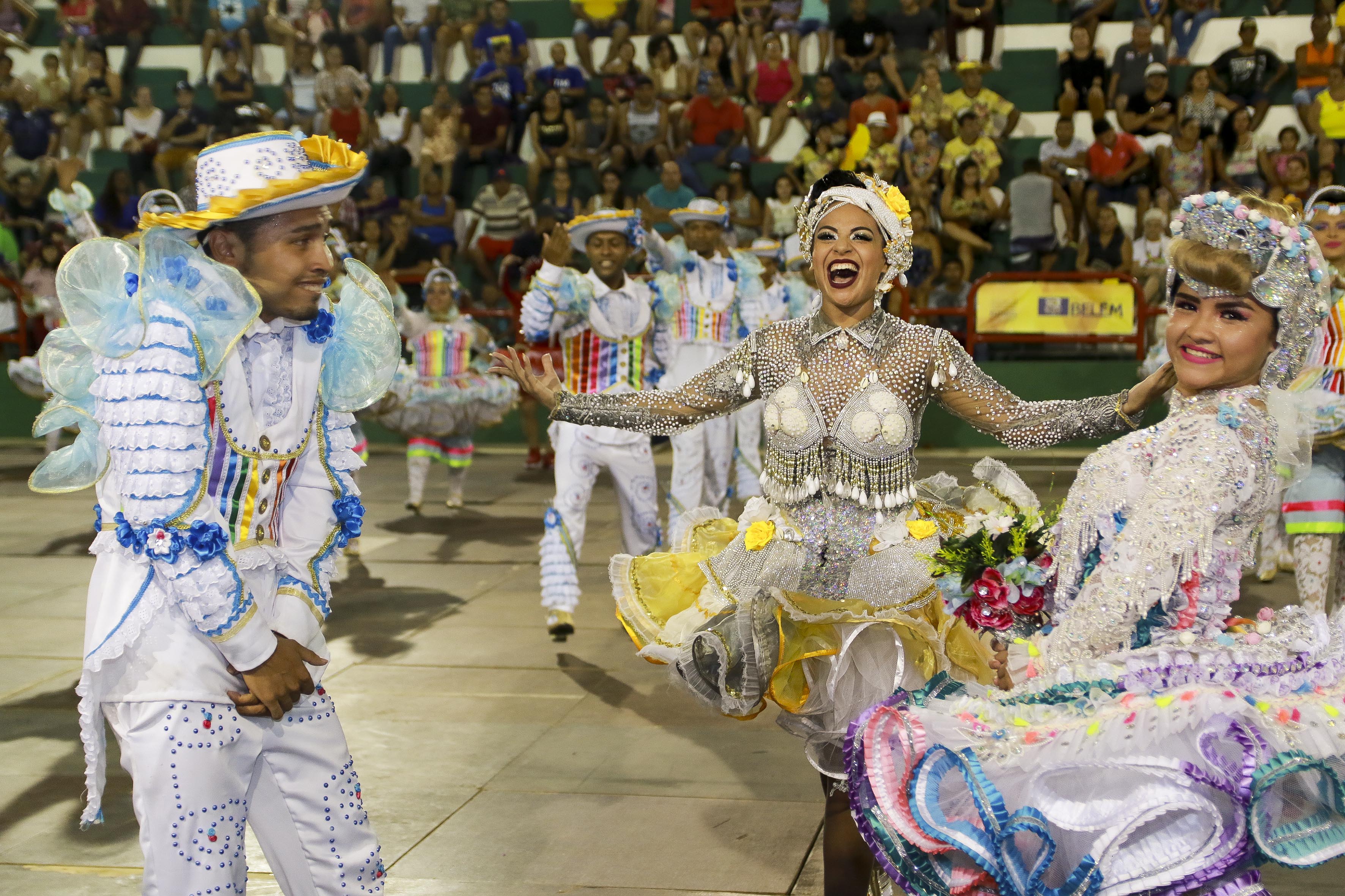 Público prestigia primeira noite da Programação Cultural Junina de Belém