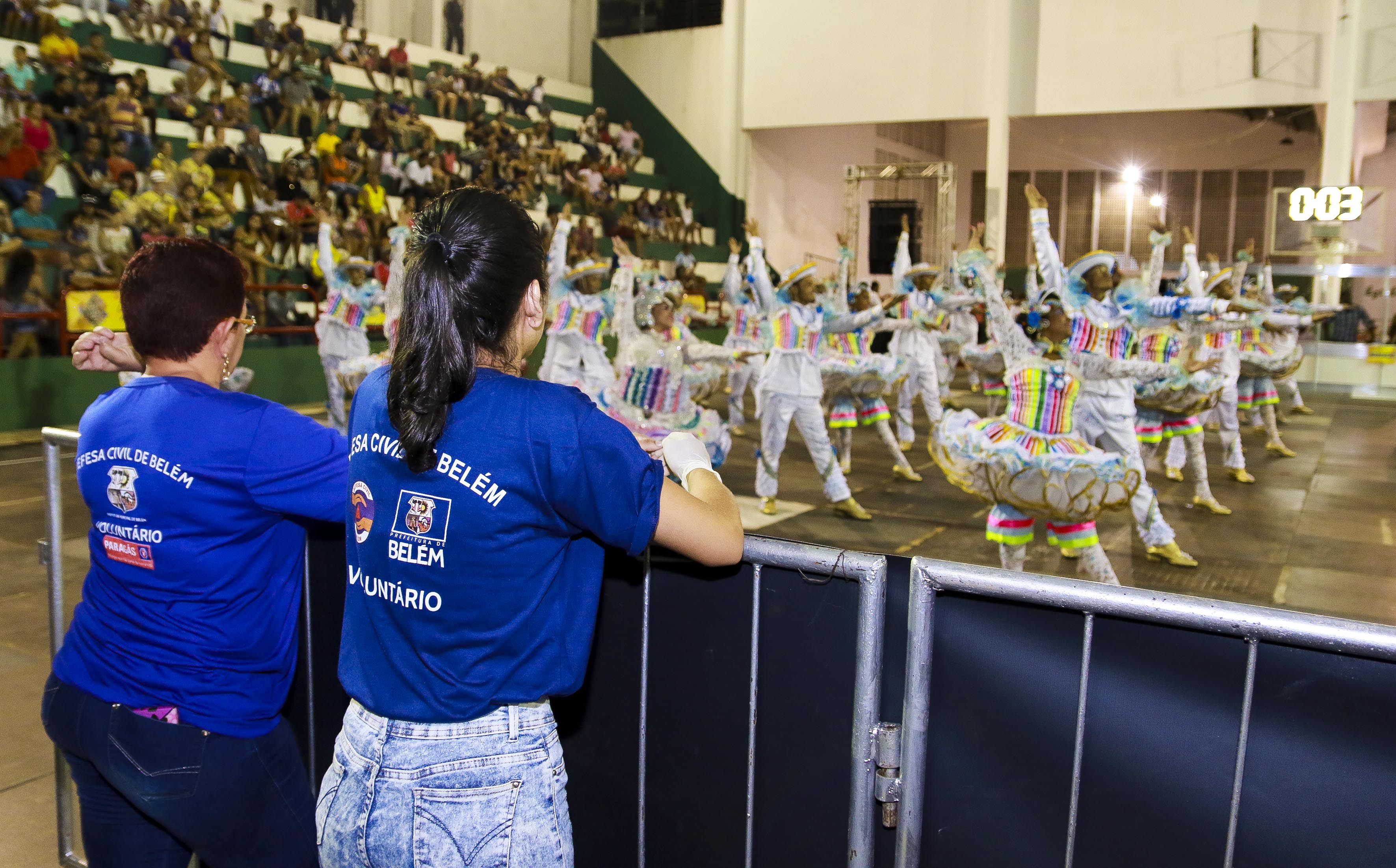 Público prestigia primeira noite da Programação Cultural Junina de Belém