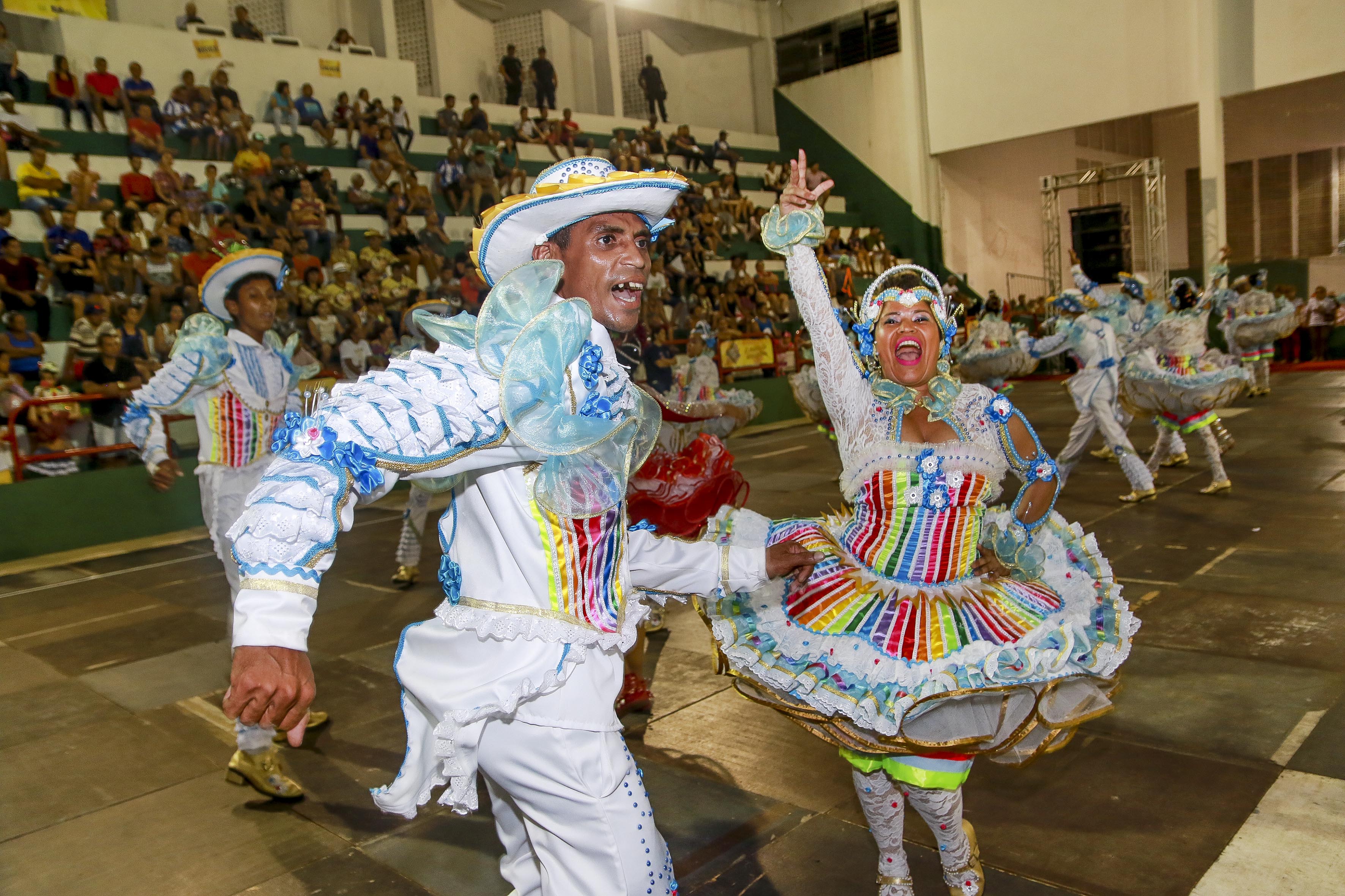Público prestigia primeira noite da Programação Cultural Junina de Belém