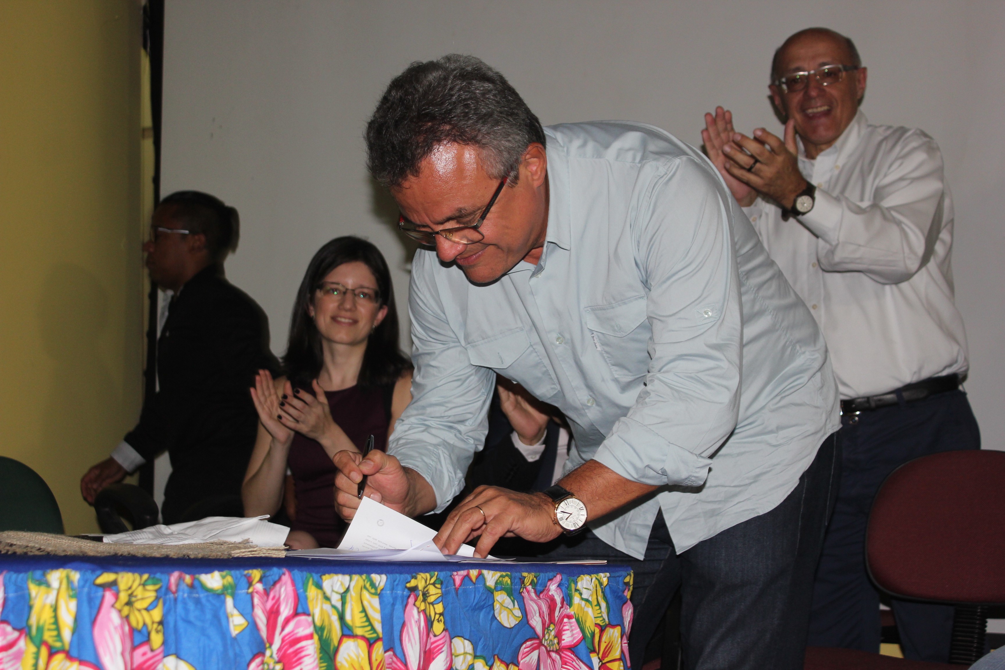 Escolas de Belém são contempladas com projeto de acesso à internet e TV por assinatura