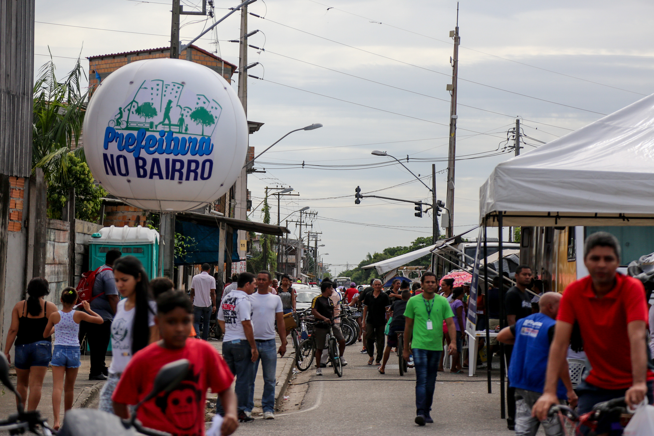 Prefeitura no Bairro resolve pendências de moradores do Barreiro