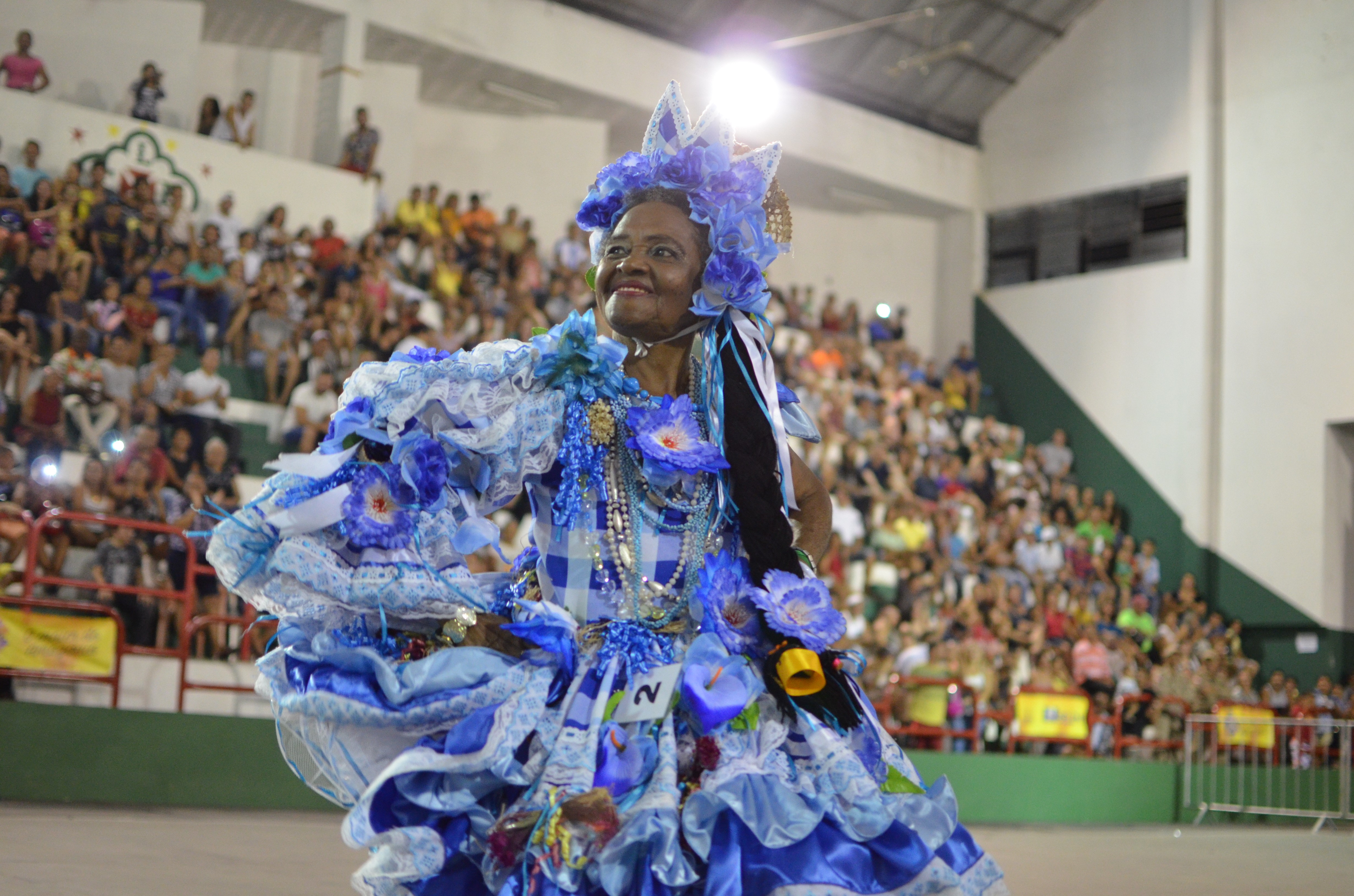 Público prestigia concursos de Miss Melhor Idade e Miss Caipira Gay 