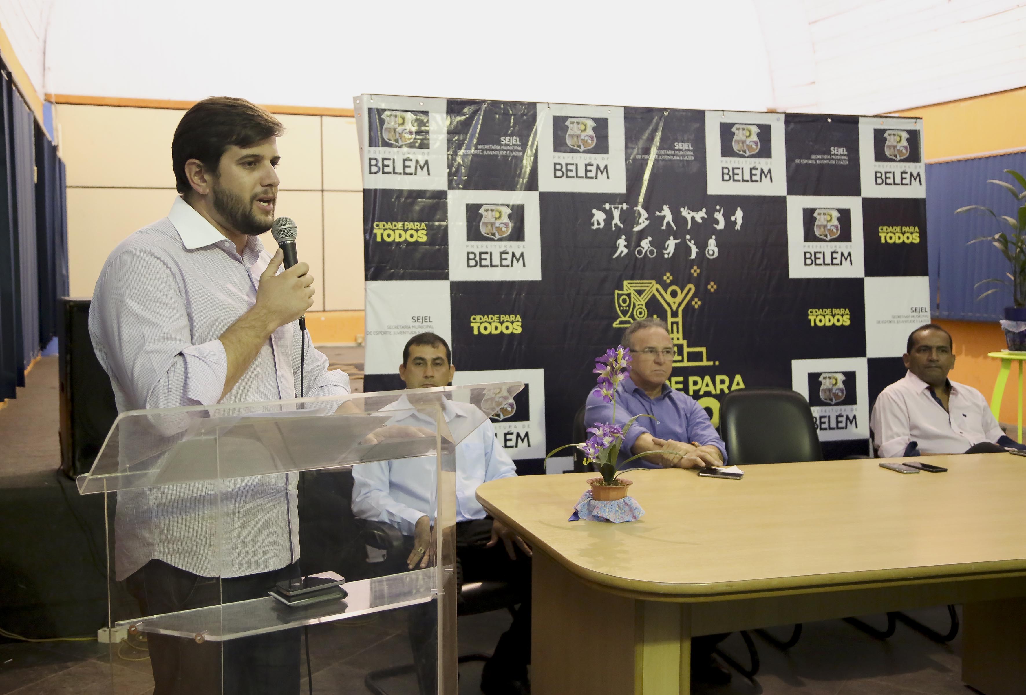 Atletas contemplados pela Lei Guilherme Paraense recebem Certificado