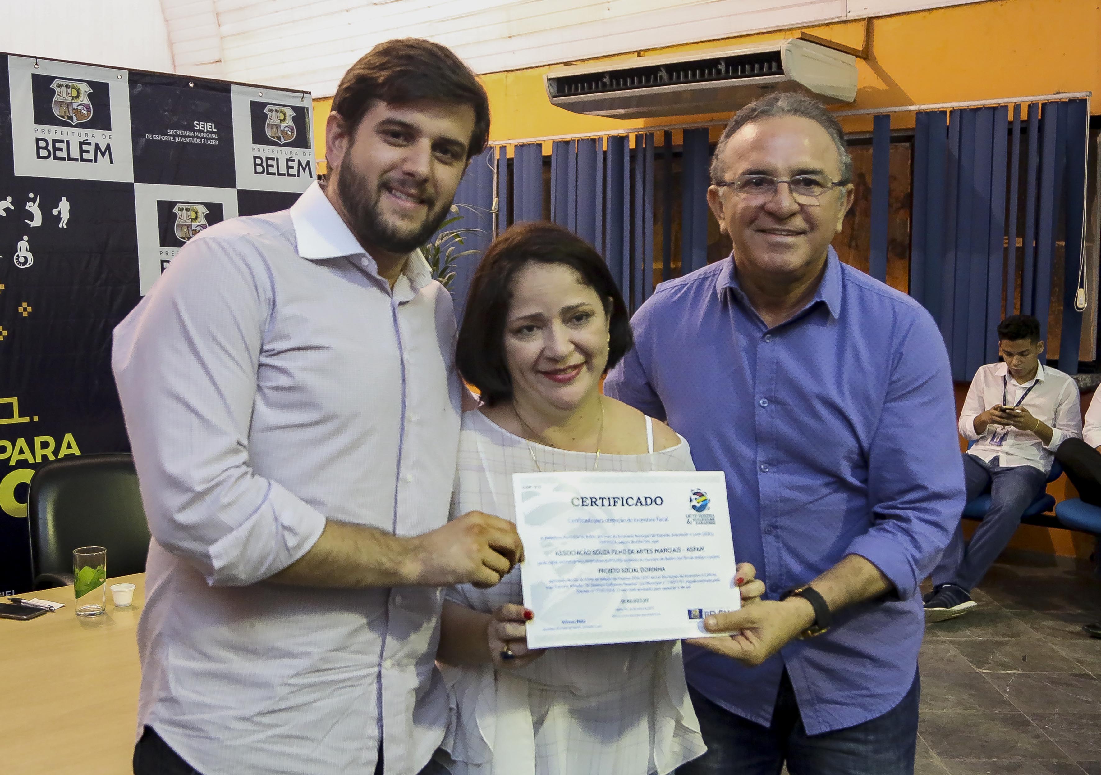 Atletas contemplados pela Lei Guilherme Paraense recebem Certificado