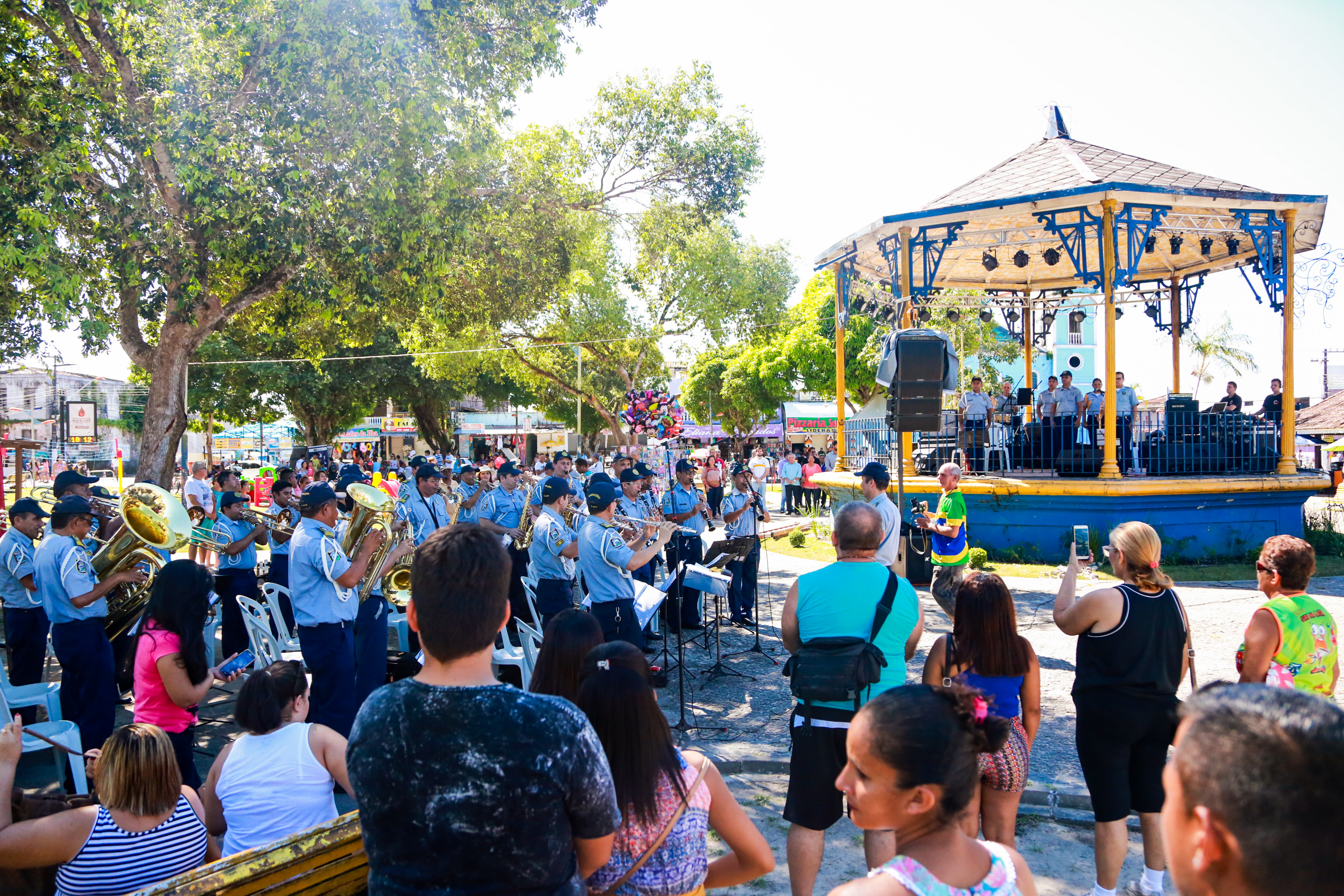 Mosqueiro comemora 122 anos com festa na  praça Matriz