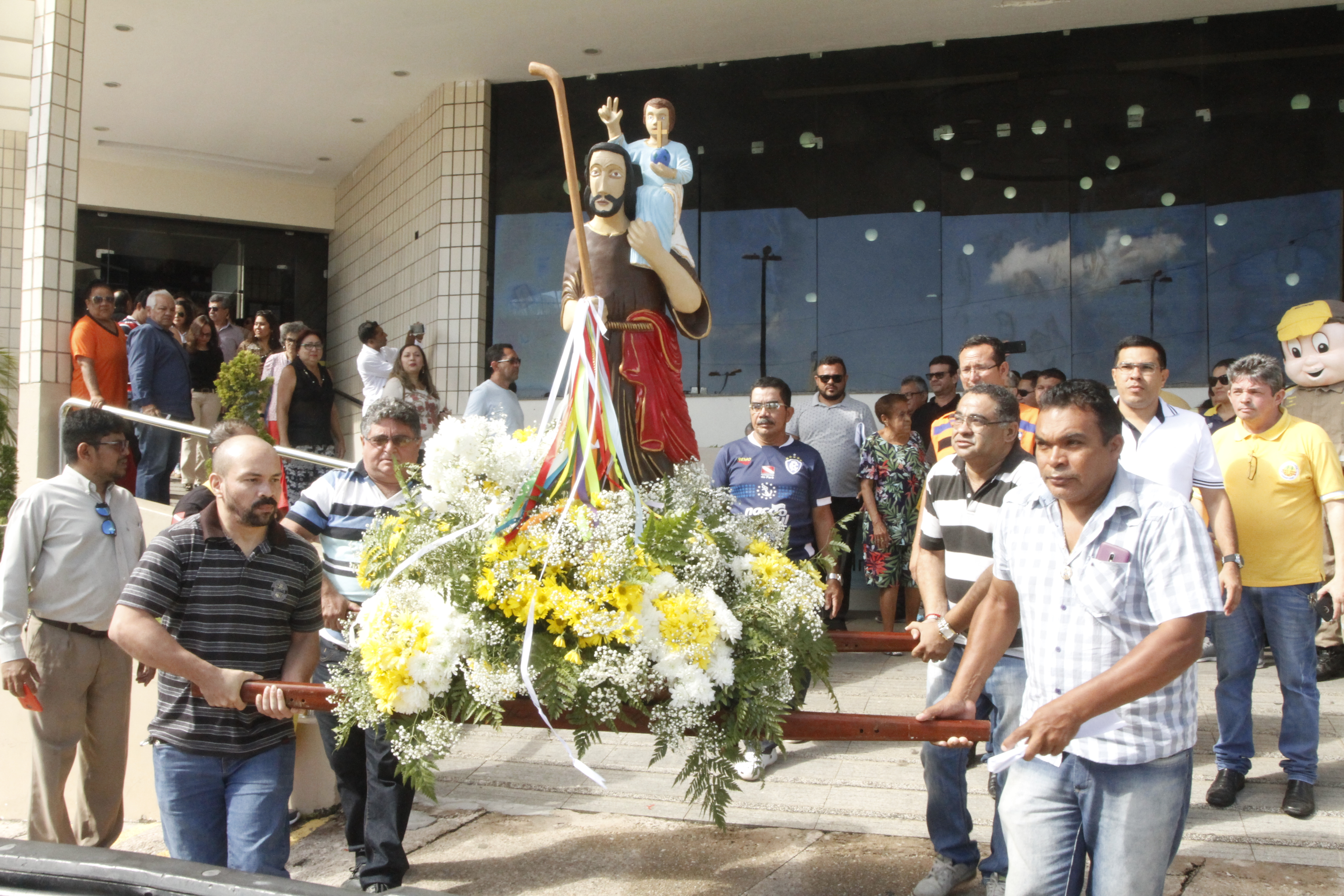 Ação educativa marca missa e carreata em homenagem ao padroeiro dos motoristas