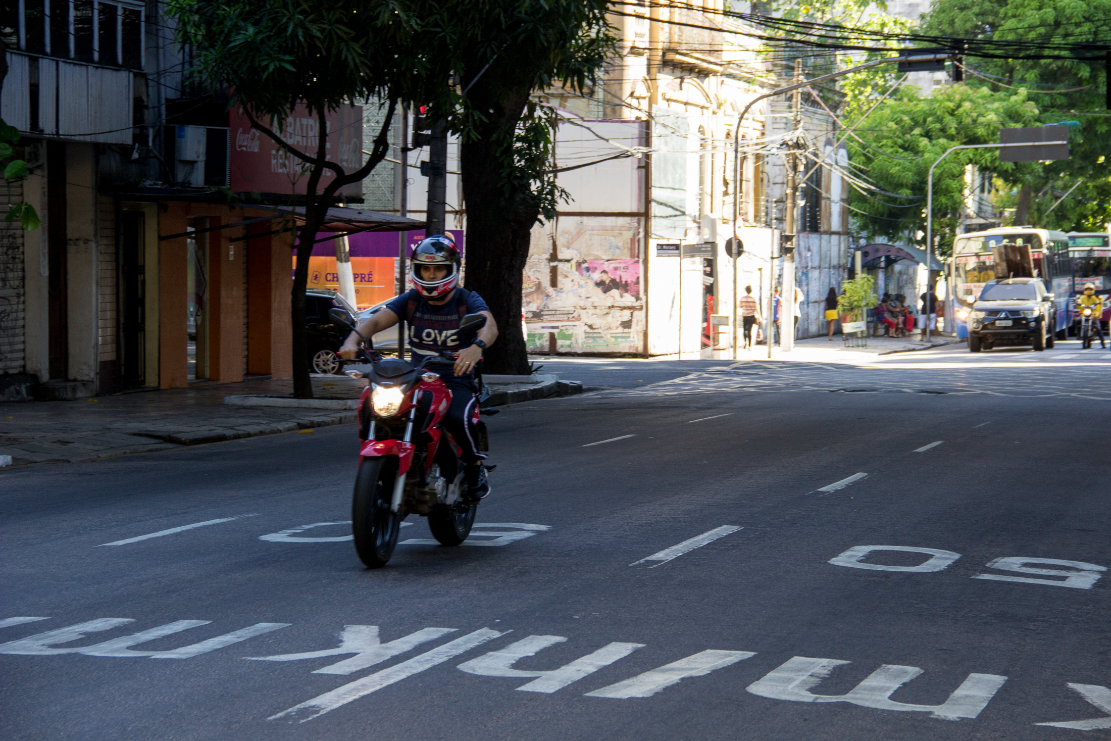 Motociclistas recebem orientações de como evitar acidentes no trânsito