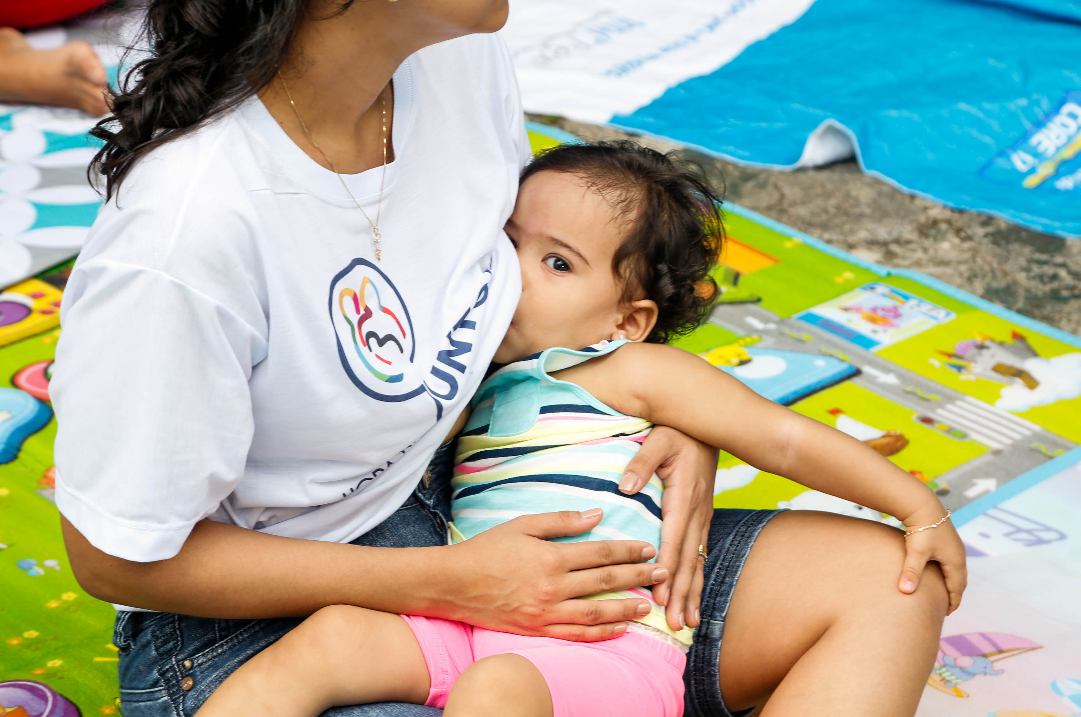 Mães se reúnem na praça do Horto para “mamaço” coletivo