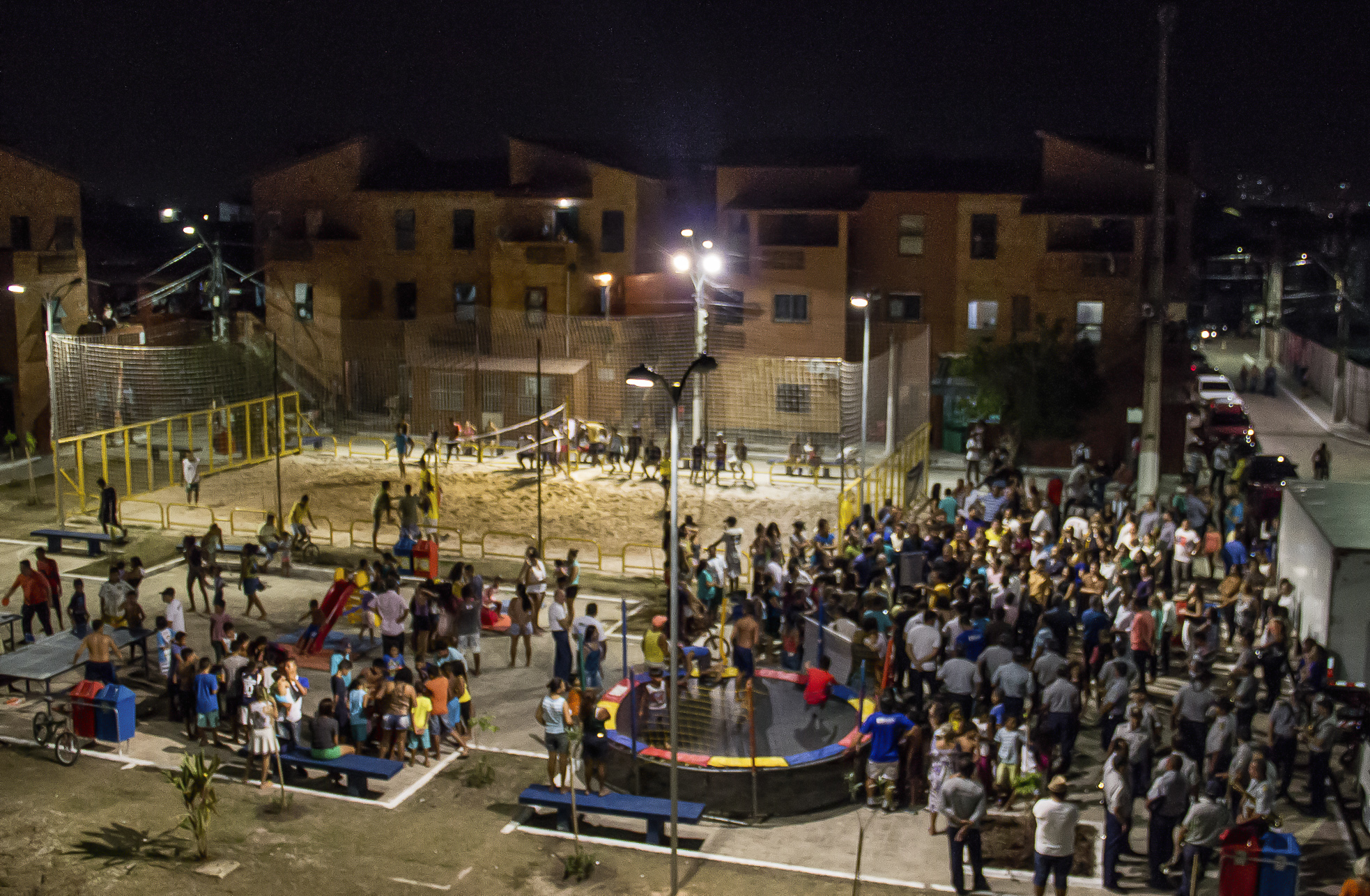 Prefeitura entrega praça e vias revitalizadas na Vila da Barca