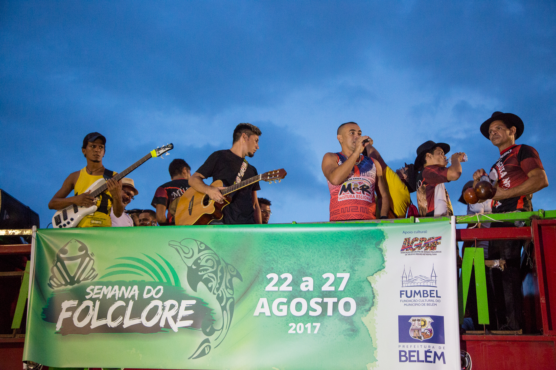Cortejo cultural e homenagens a mestres encerram a Semana do Folclore