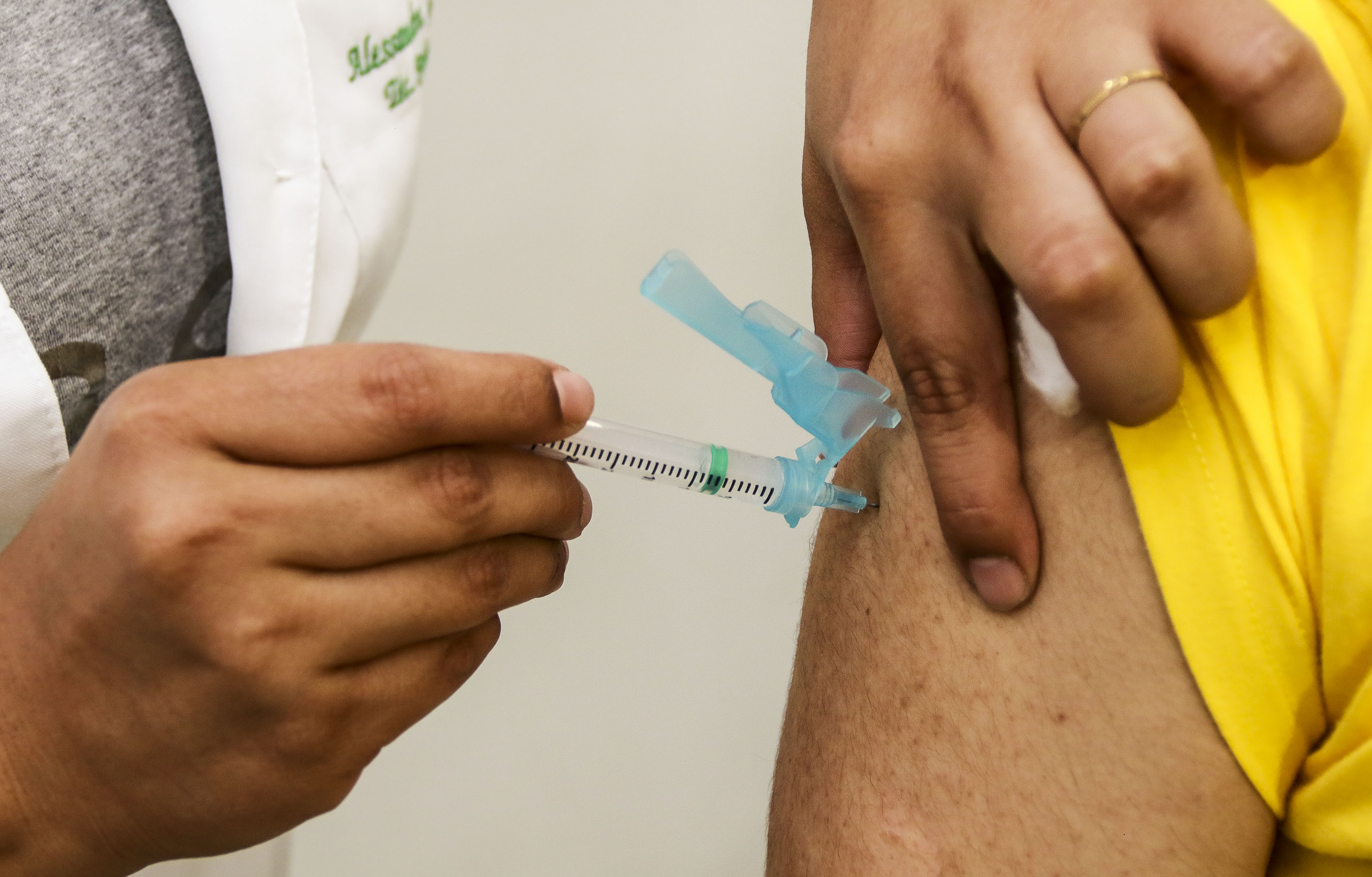 Postos abriram neste sábado para vacinação contra HPV e meningites bacterianas