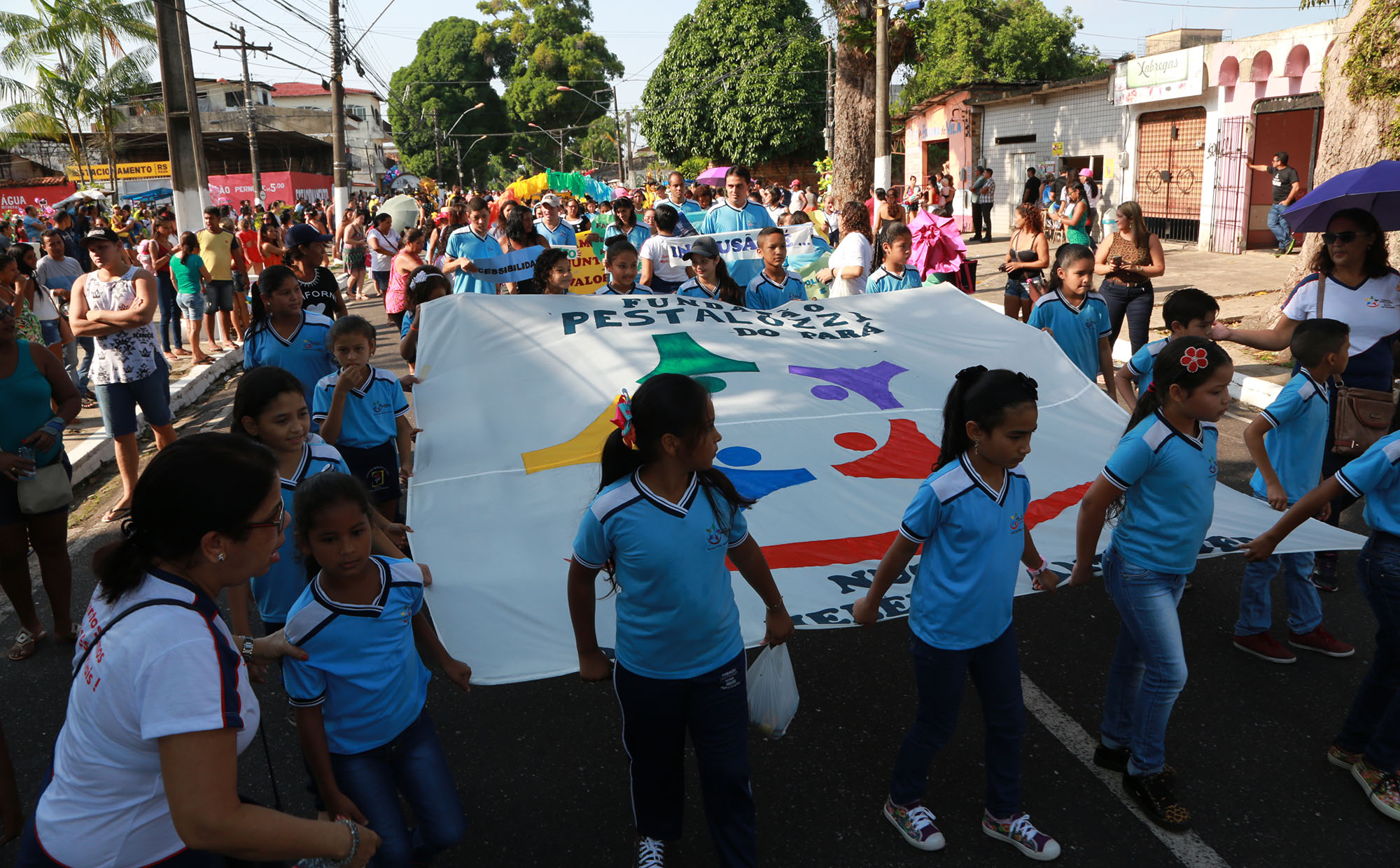 Desfile escolar em Icoaraci antecipa comemorações do dia 7 de setembro