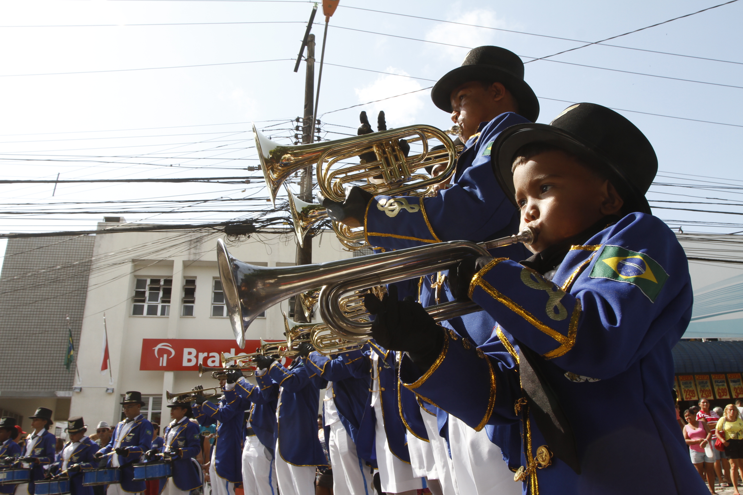 Escolas e Guarda Municipal desfilam para celebrar a Independência