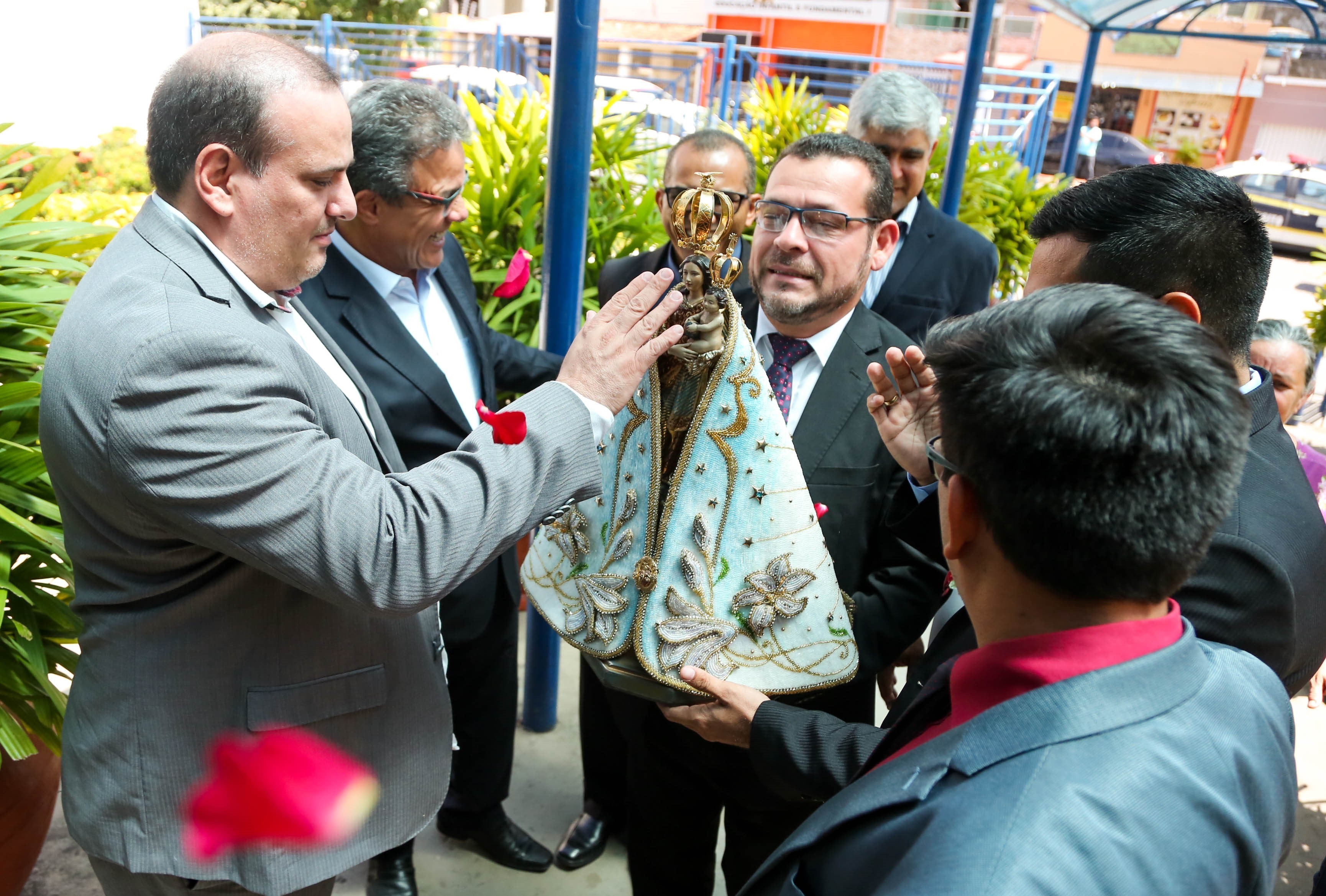 Prefeito sanciona lei que institui o Dia Municipal de Nossa Senhora de Nazaré