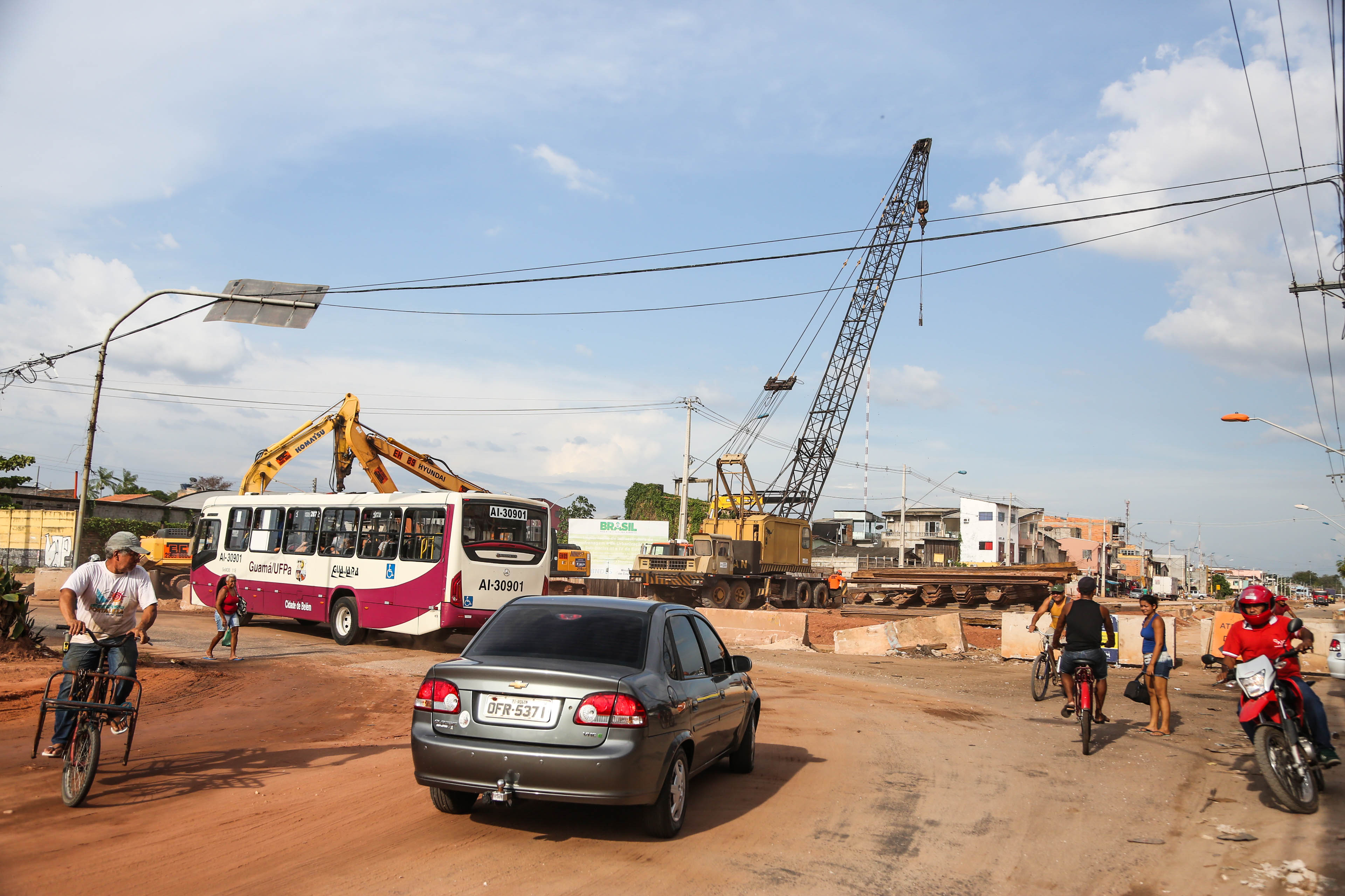 Obras de macrodrenagem prosseguem na Bernardo Sayão e alteram itinerários de ônibus