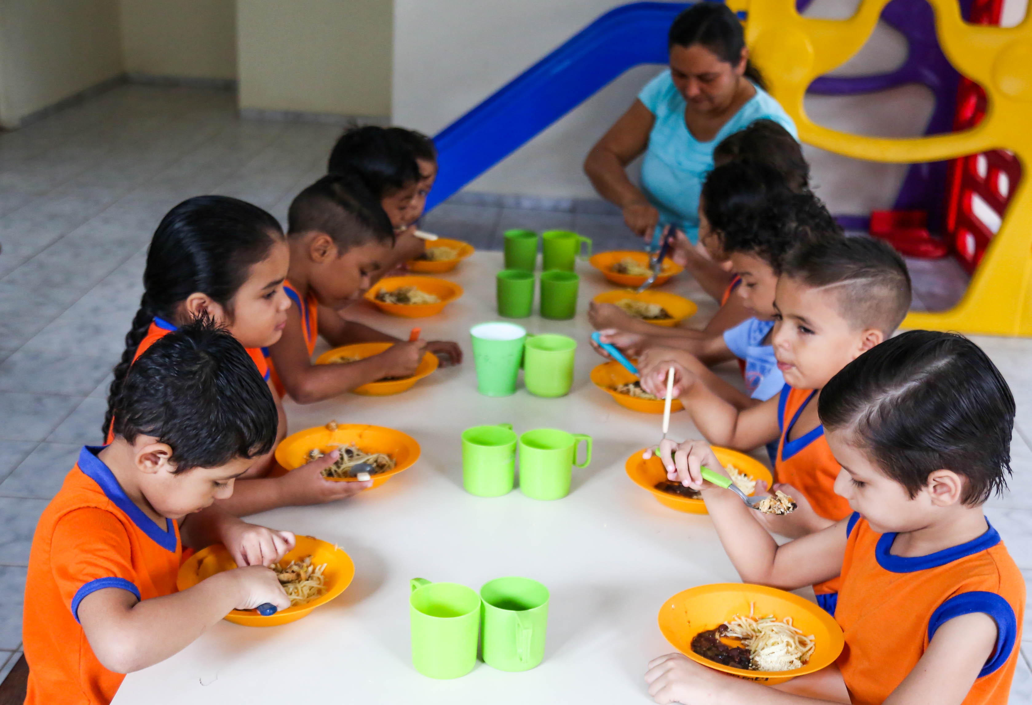Cardápio mais saudável muda hábitos alimentares de alunos das escolas municipais de Belém