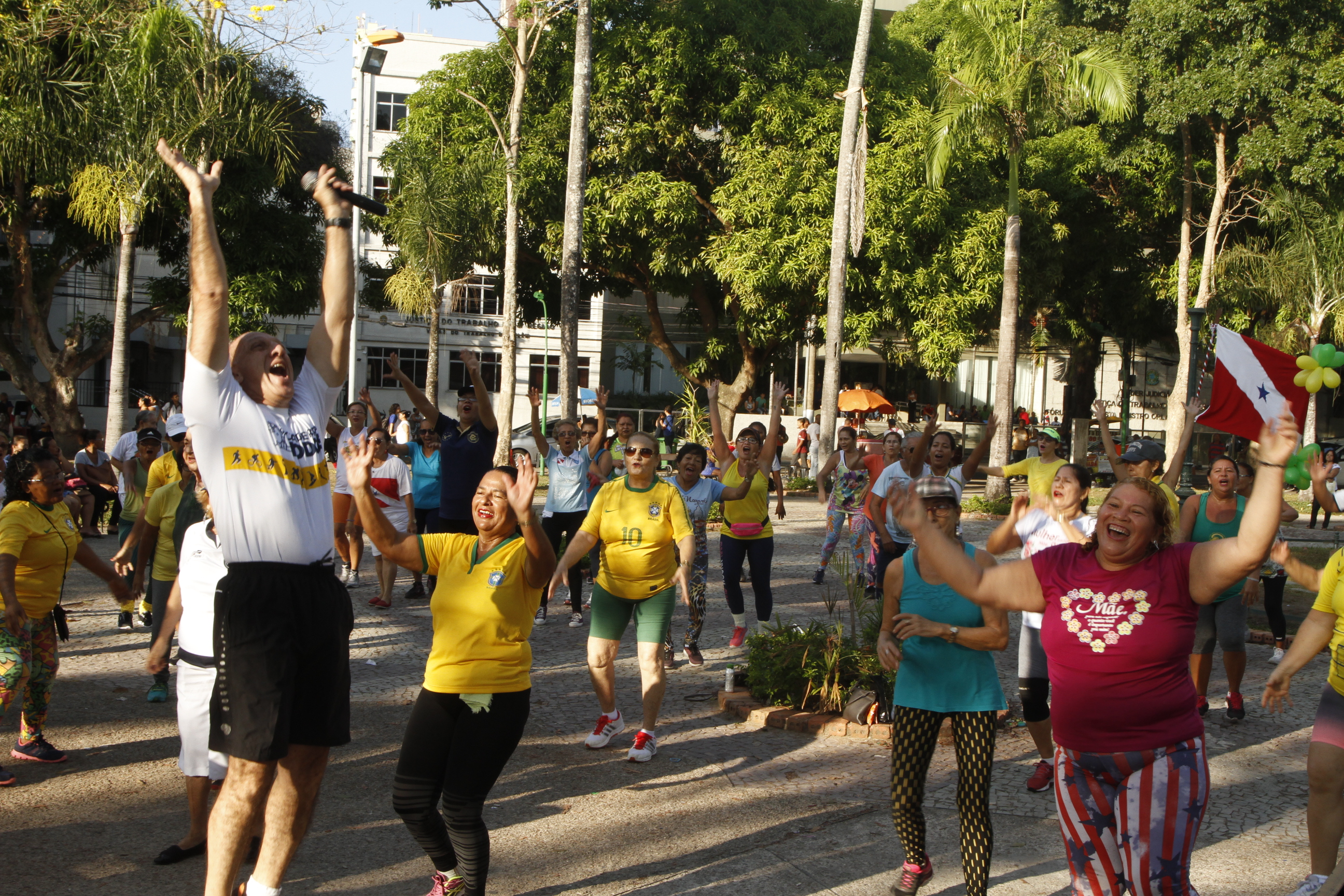 Jogos Recreativos da Praça Brasil divertem participantes nesta quinta-feira, 14
