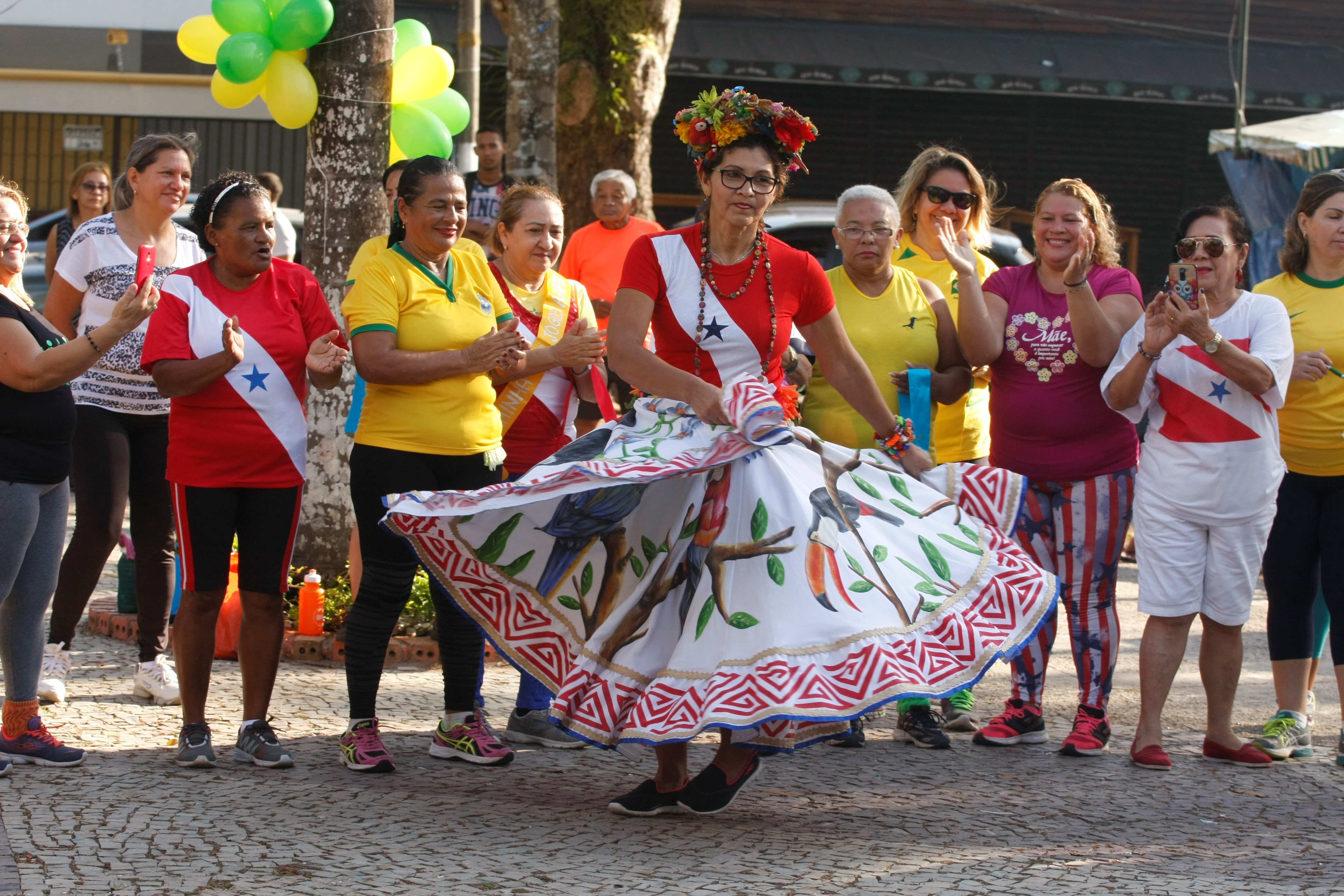 Jogos Recreativos da Praça Brasil divertem participantes nesta quinta-feira, 14
