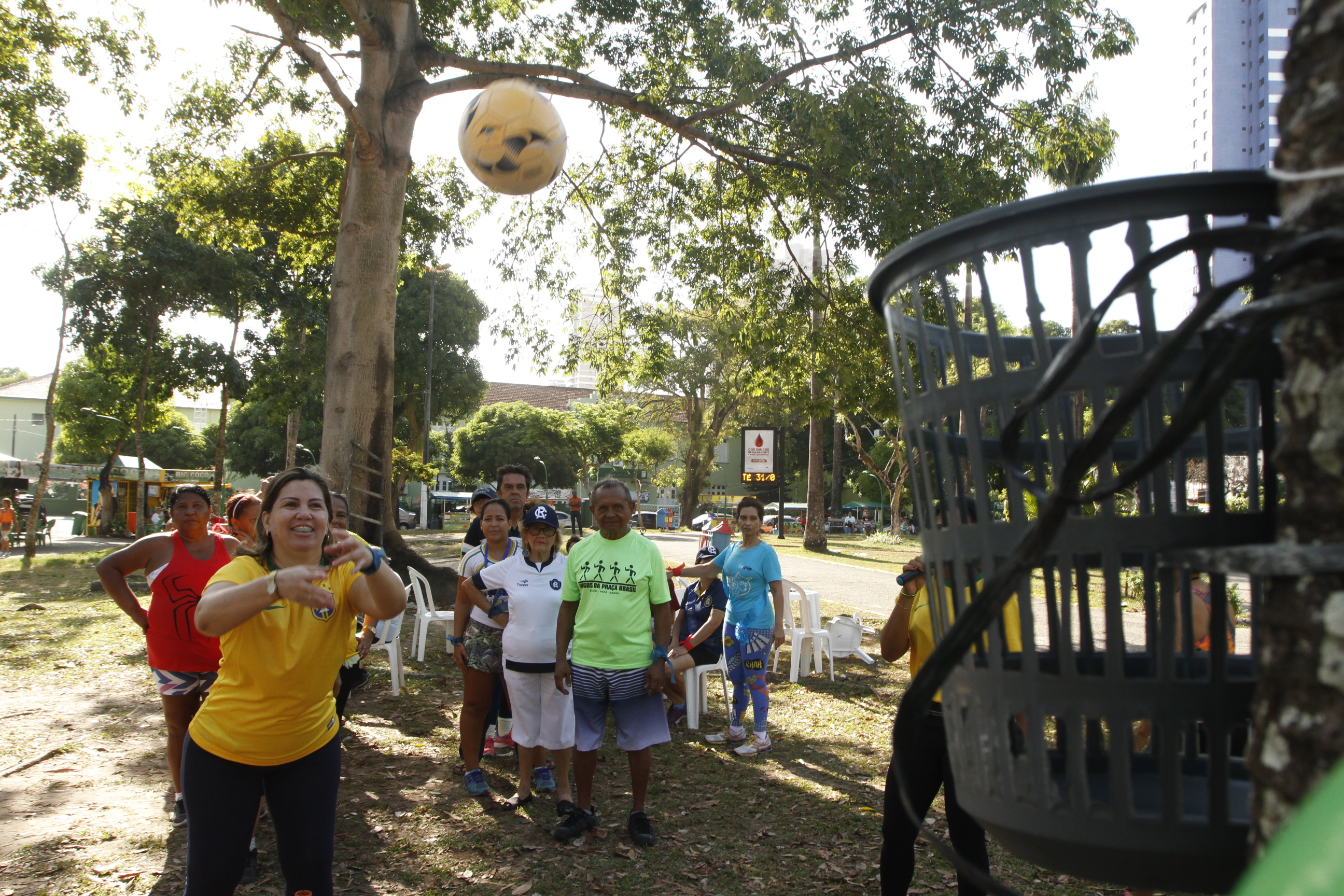 Jogos Recreativos da Praça Brasil divertem participantes nesta quinta-feira, 14