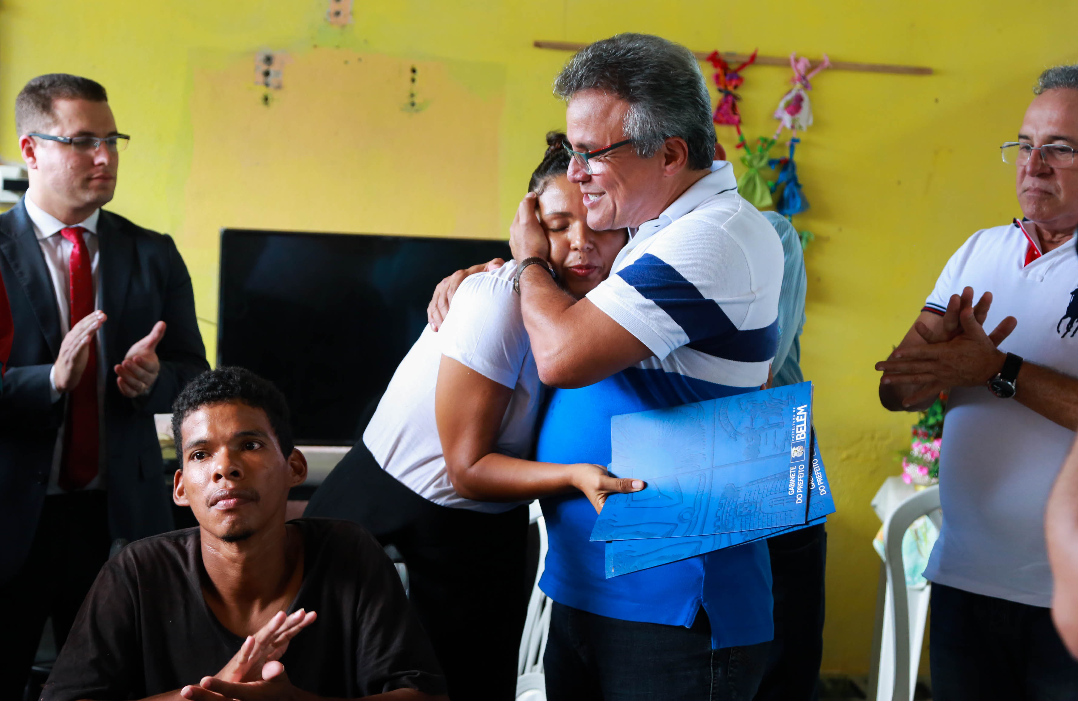 Prefeitura de Belém entrega títulos de propriedade ao Lar da Tia Socorro em Mosqueiro